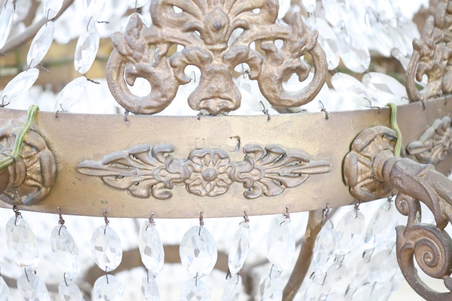 Lustre ancien de style Empire italien du début du XIXe siècle en bronze et cristaux 3
