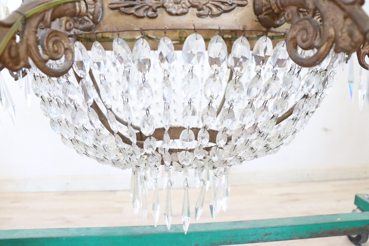 Lustre ancien de style Empire italien du début du XIXe siècle en bronze et cristaux 4