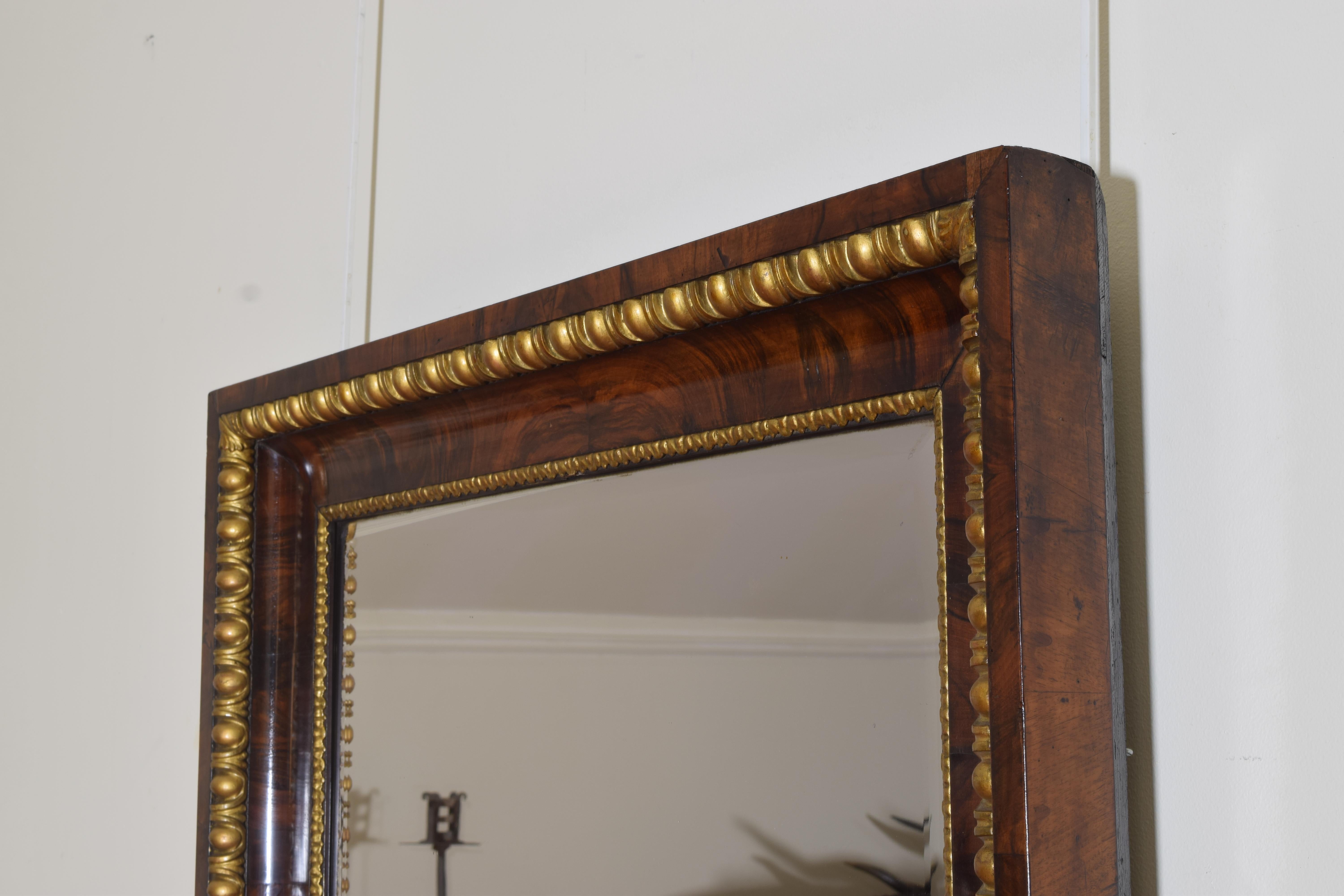 Early 19th Century Italian Empire Veneered Walnut and Giltwood Mirror In Good Condition In Atlanta, GA