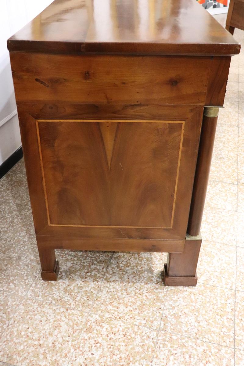 Commode ancienne en noyer Empire du début du 19e siècle avec Secrets Bon état - En vente à Casale Monferrato, IT