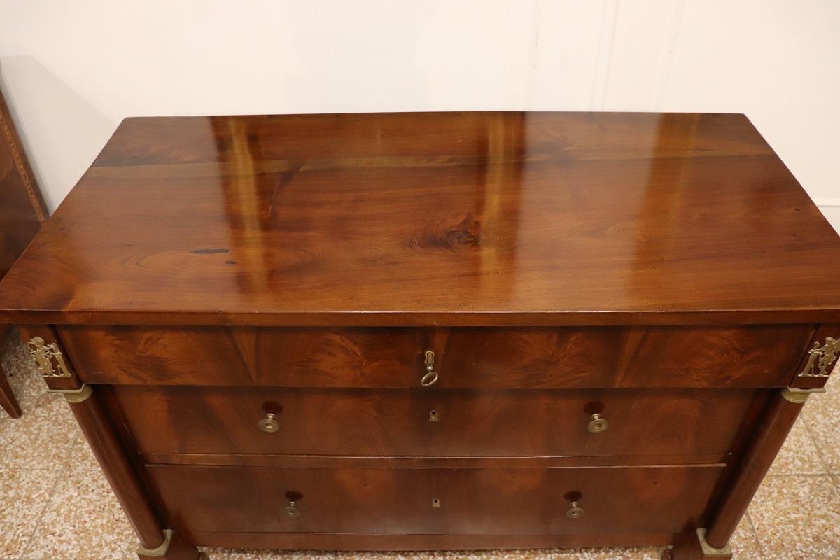 XIXe siècle Commode ancienne en noyer Empire du début du 19e siècle avec Secrets en vente