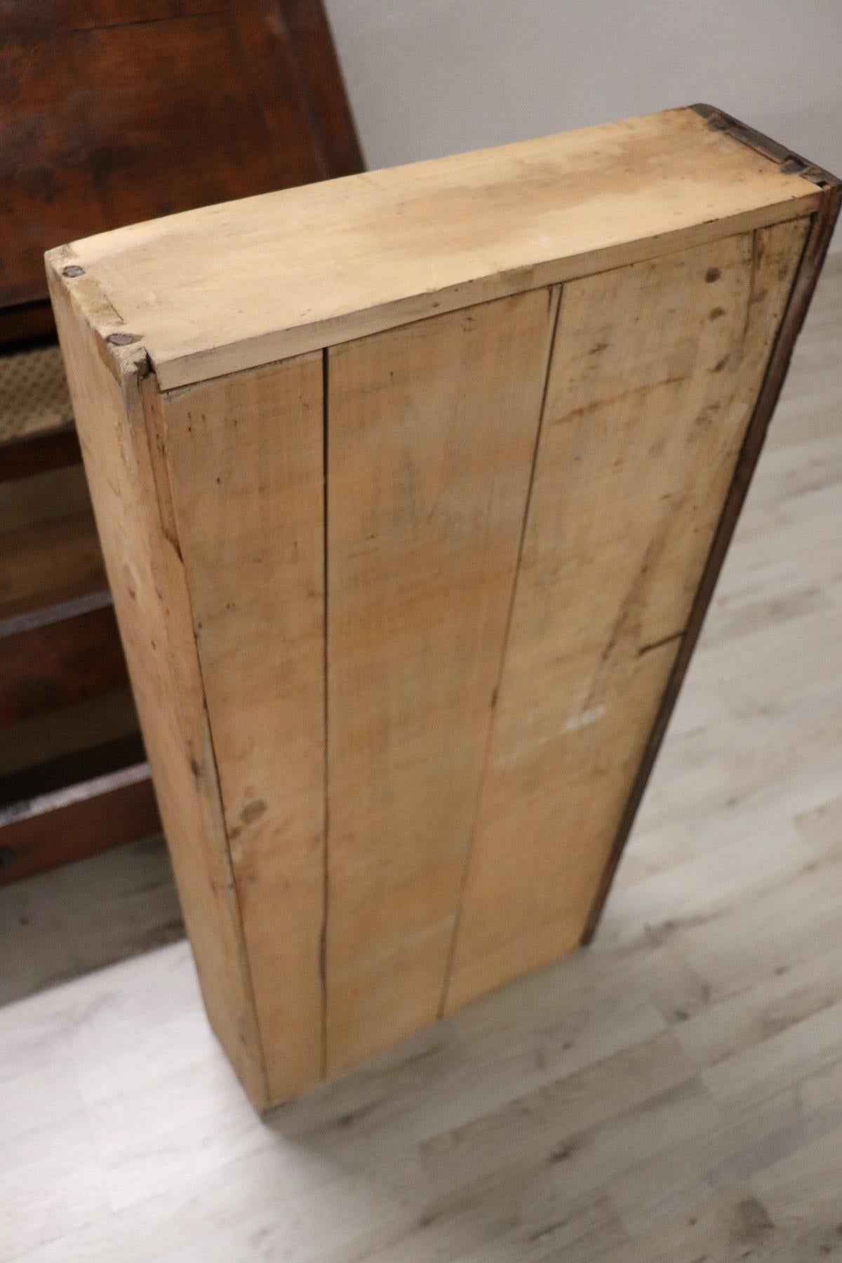 Early 19th Century Italian Empire Walnut Chest of Drawers with Secrétaire 11