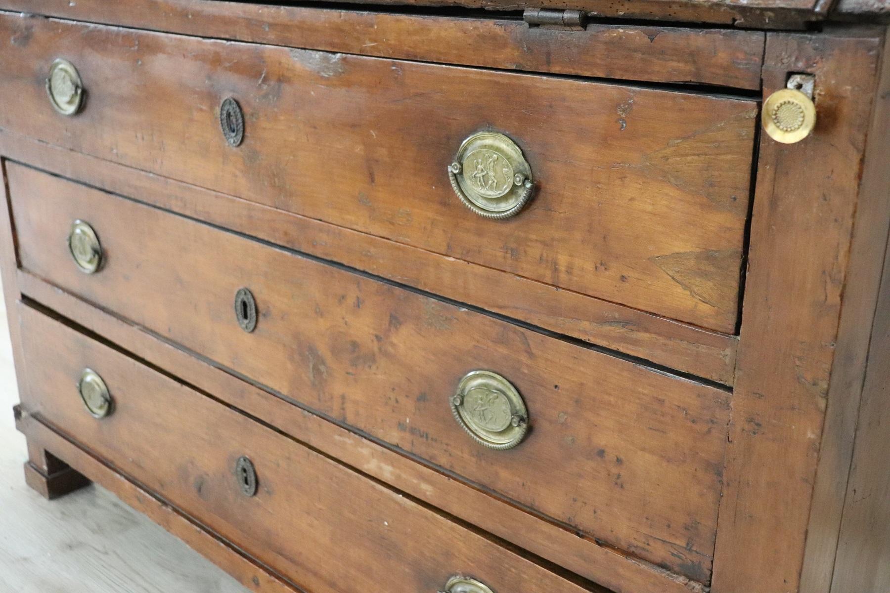 Early 19th Century Italian Empire Walnut Chest of Drawers with Secrétaire 1