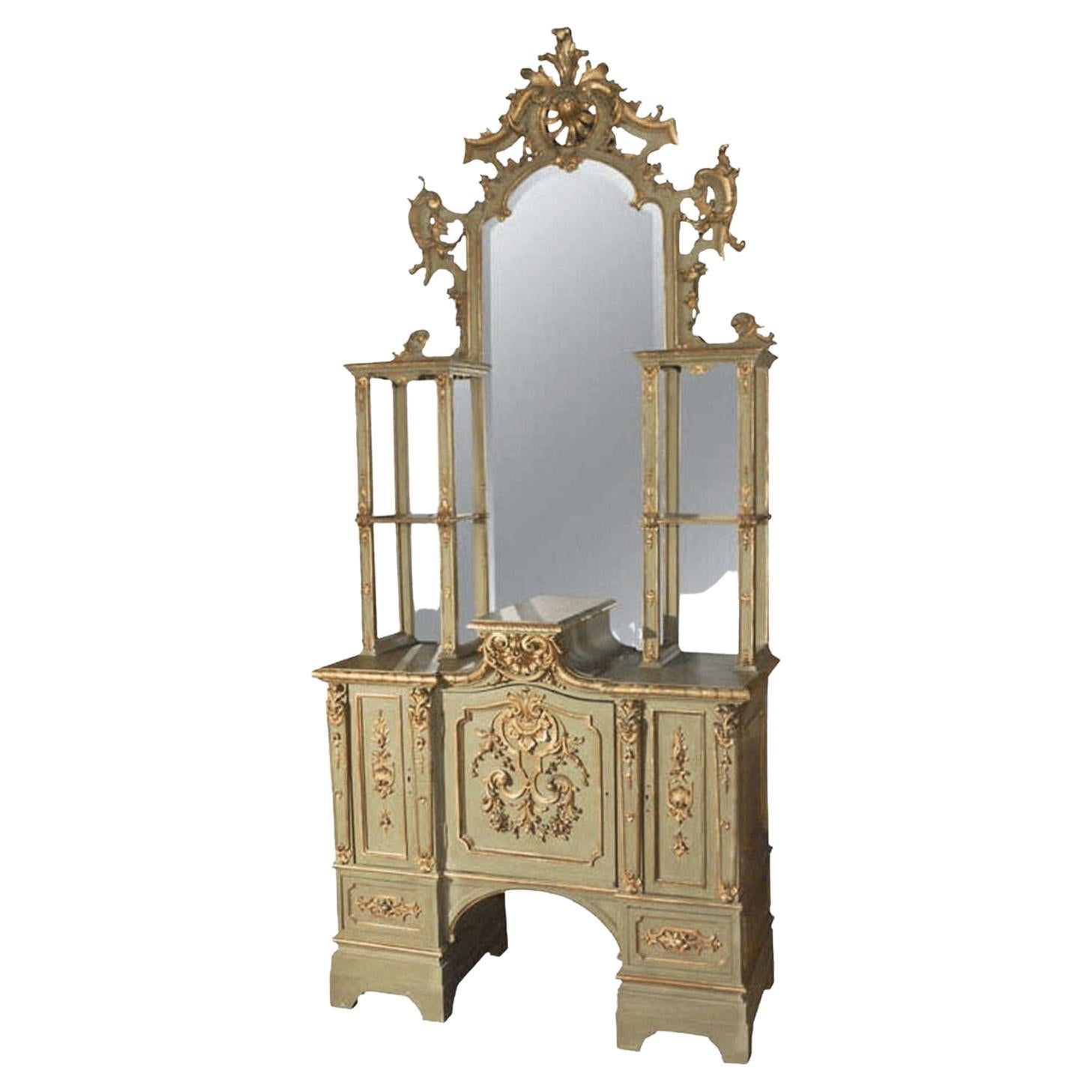 Early 19th Century Italian Gilded Display Cabinet For Sale