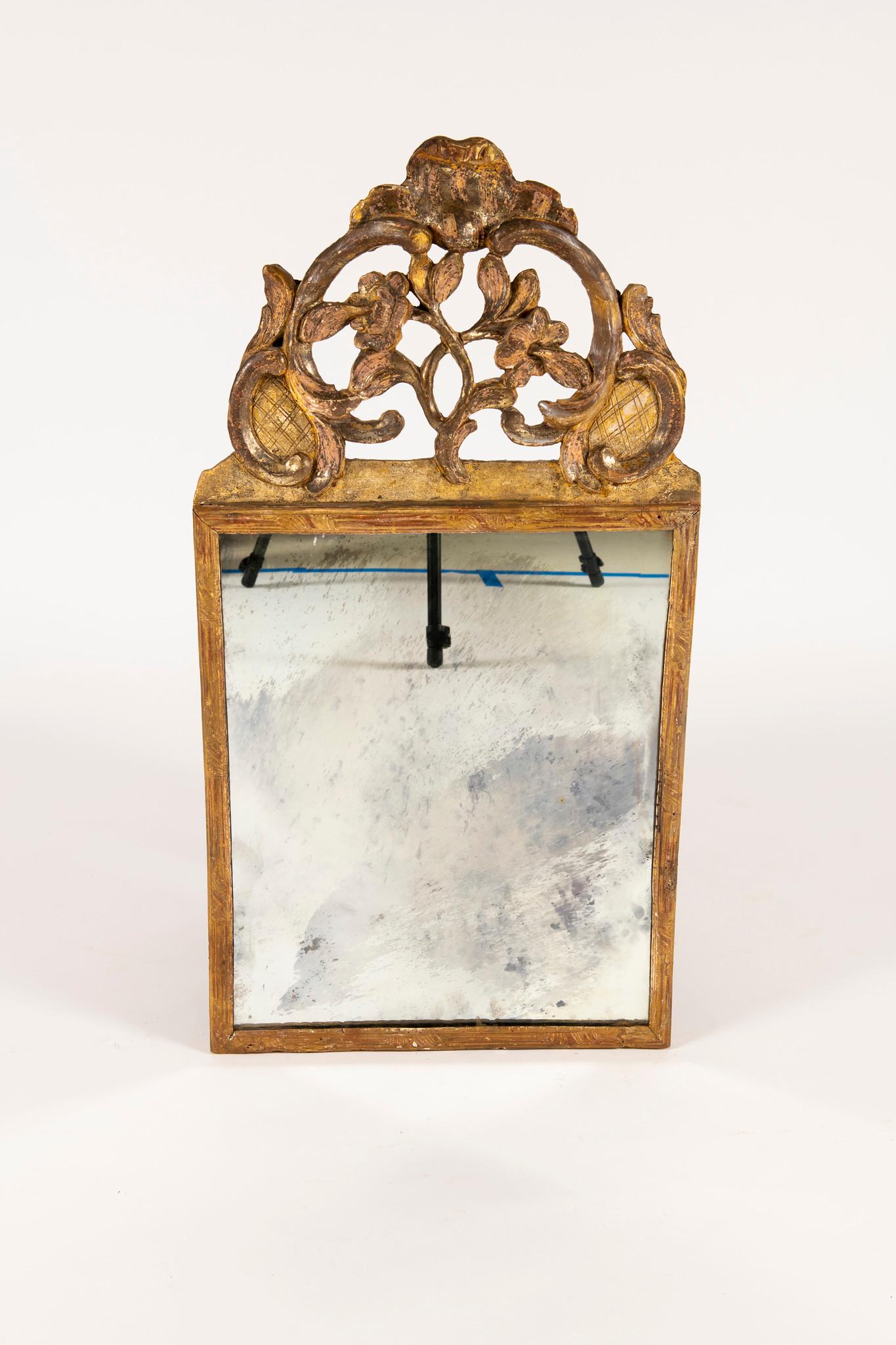 Baroque Early 19th Century Italian Giltwood Mirror