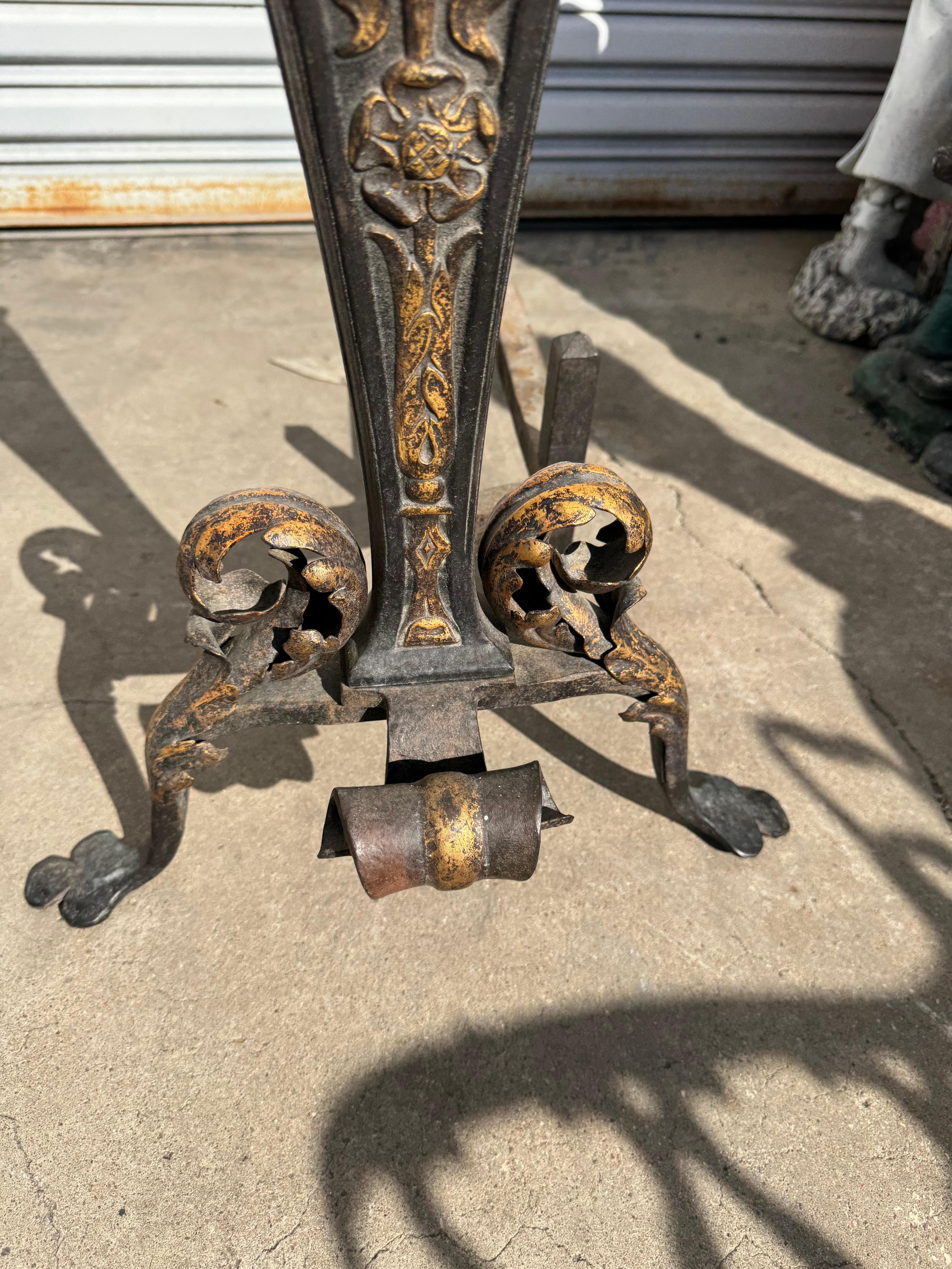 Néoclassique Fer forgé italien doré à l'acanthe du début du 19e siècle en vente