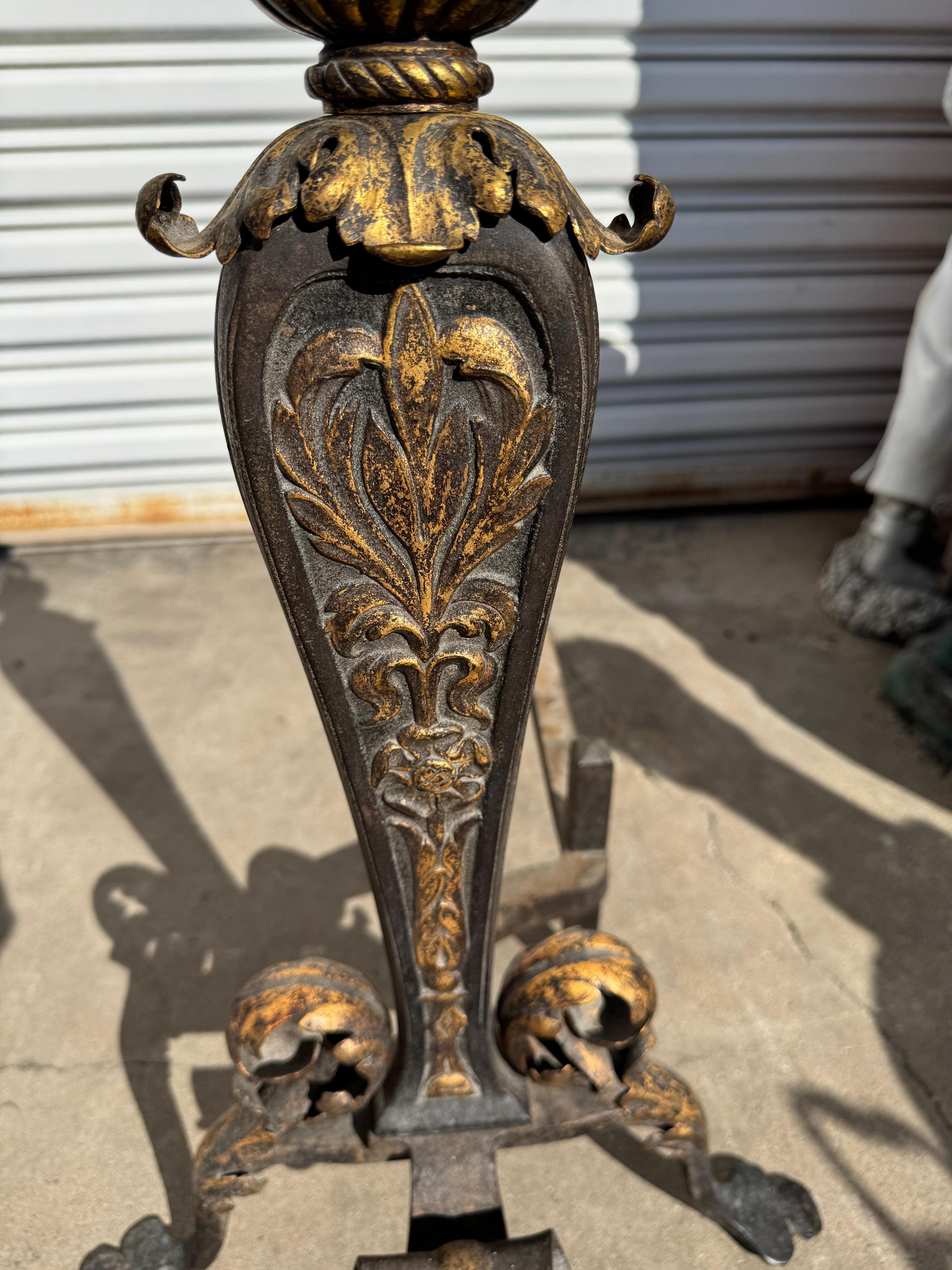 Fer forgé italien doré à l'acanthe du début du 19e siècle Bon état - En vente à Pasadena, TX