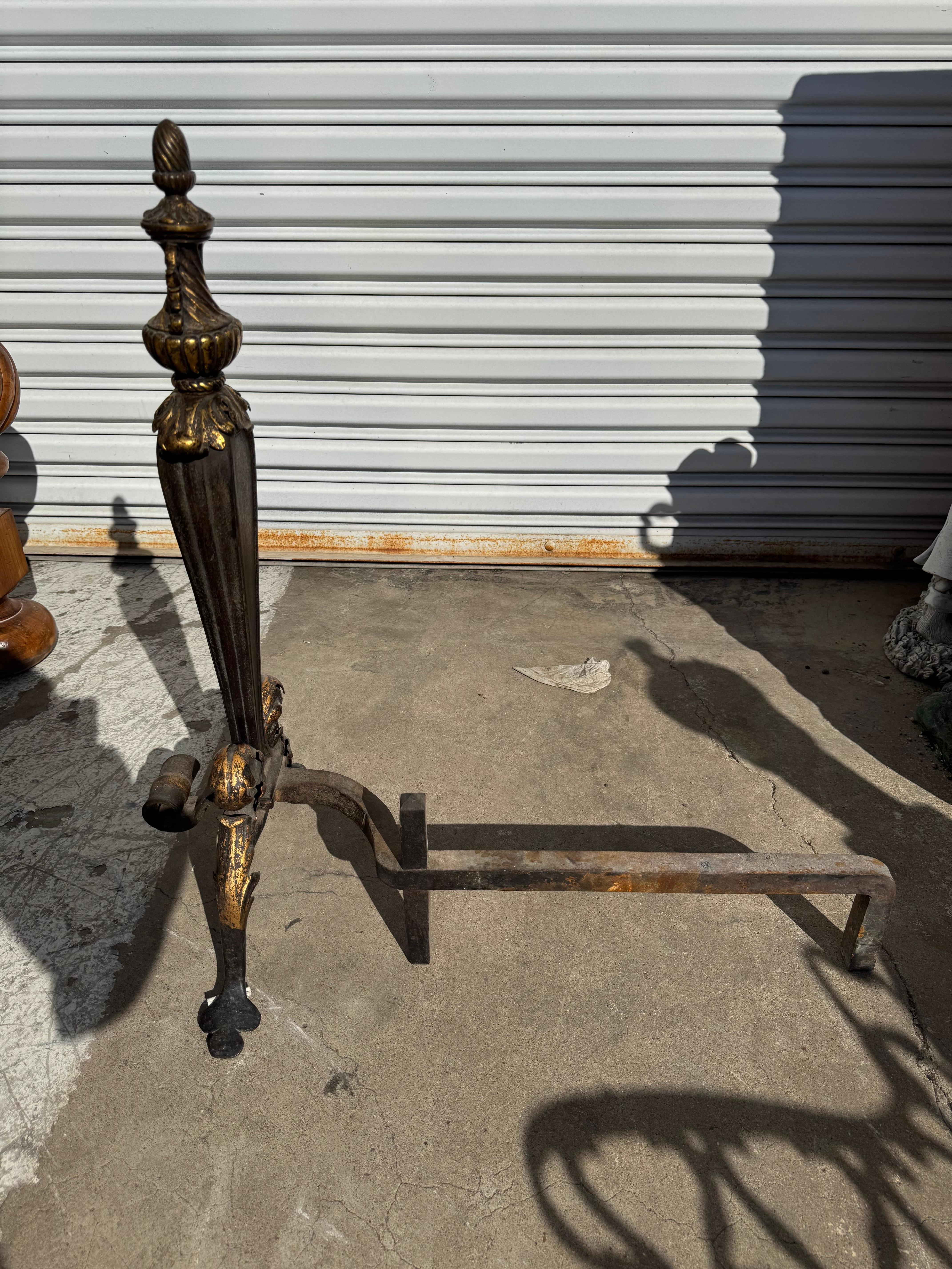 XIXe siècle Fer forgé italien doré à l'acanthe du début du 19e siècle en vente