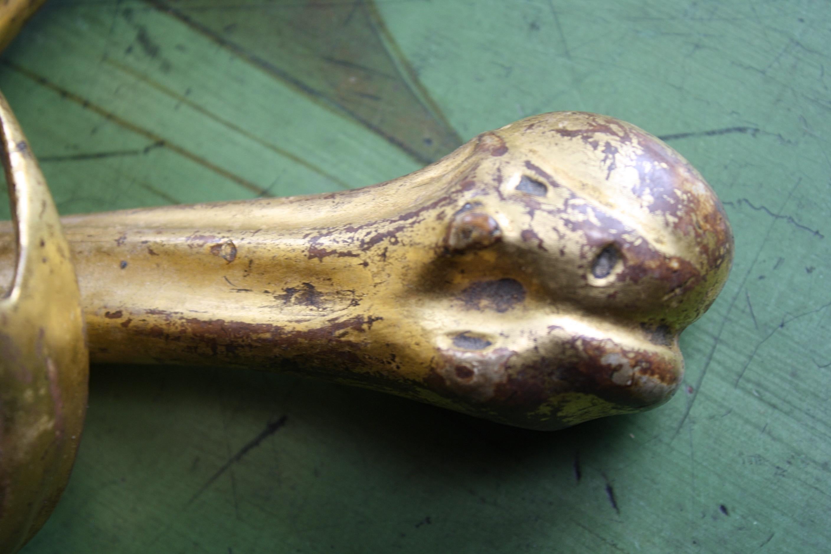 Memento Mori de calavera y huesos cruzados de madera dorada italiana de principios del siglo XIX 5