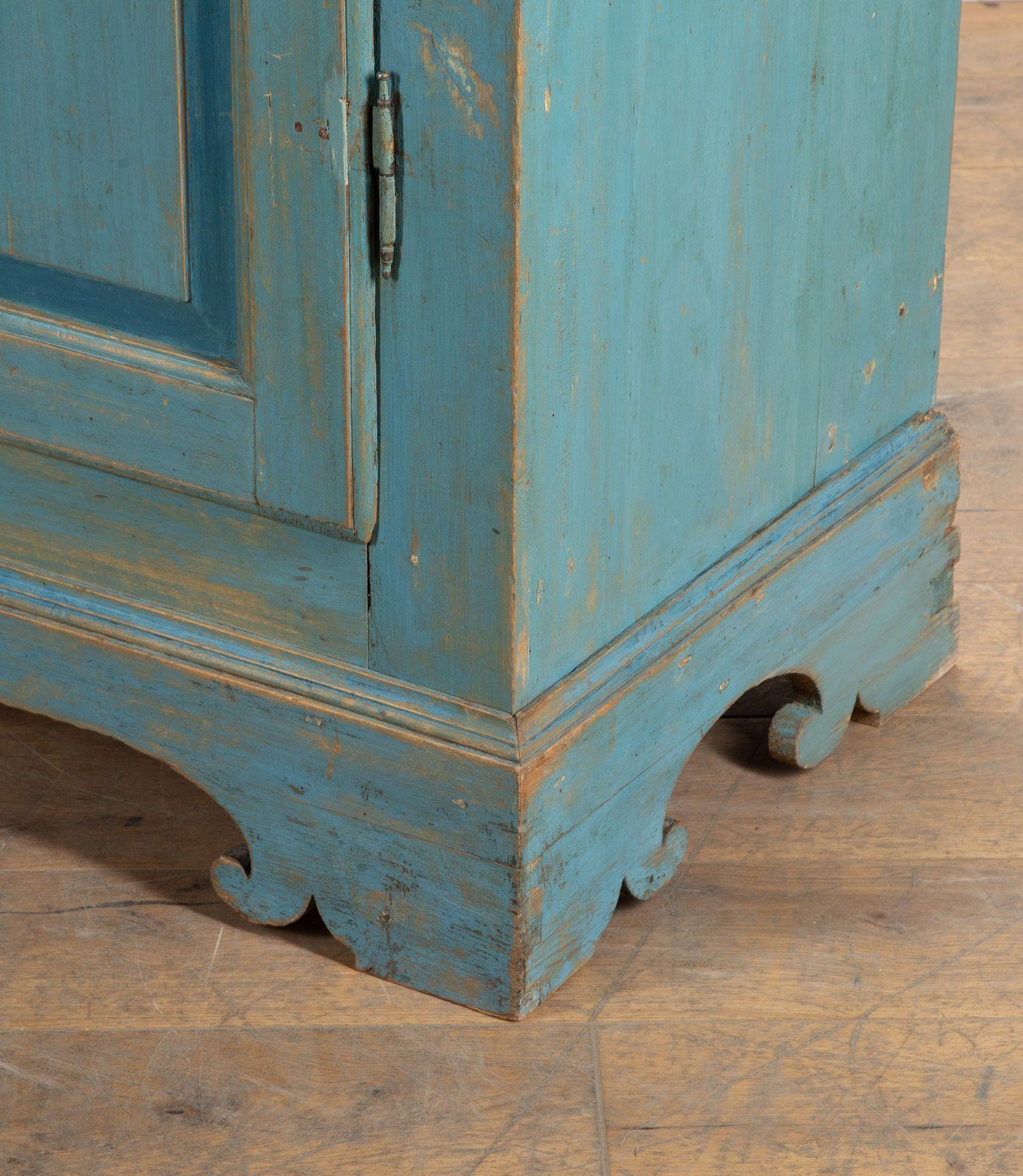 Early 19th Century Italian Knock Down Armoire For Sale 2