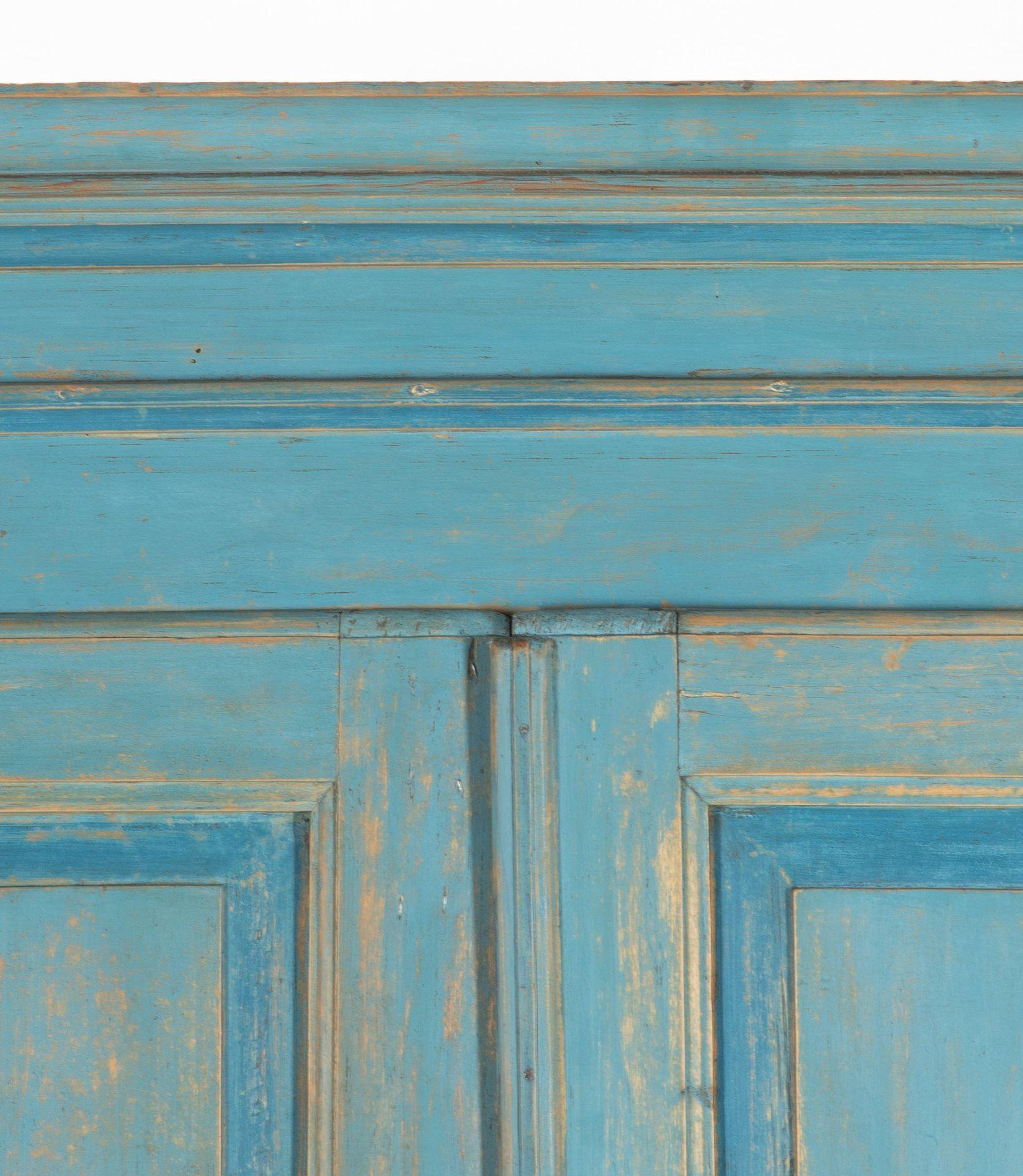 Early 19th Century Italian Knock Down Armoire For Sale 3