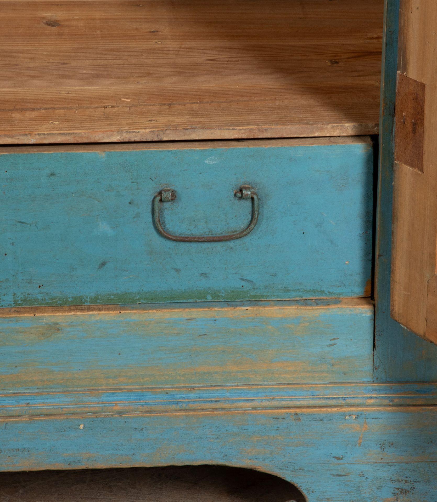 Early 19th Century Italian Knock Down Armoire For Sale 4