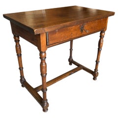 Table d
appoint italienne de style Louis XIII du début du XIXe siècle, table à écrire