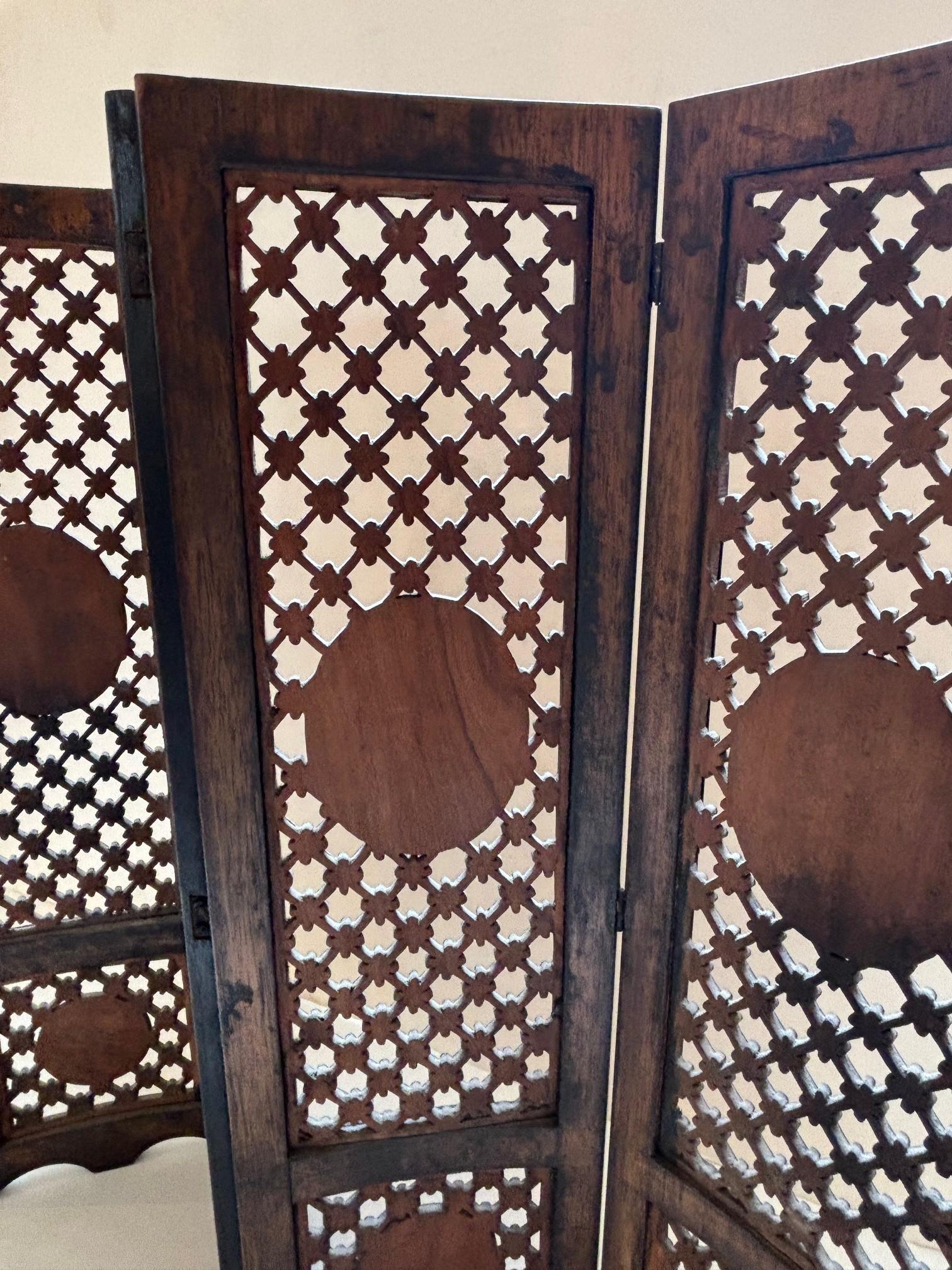 Paravento italiano a microintarsio dei primi del XIX secolo in vendita 6