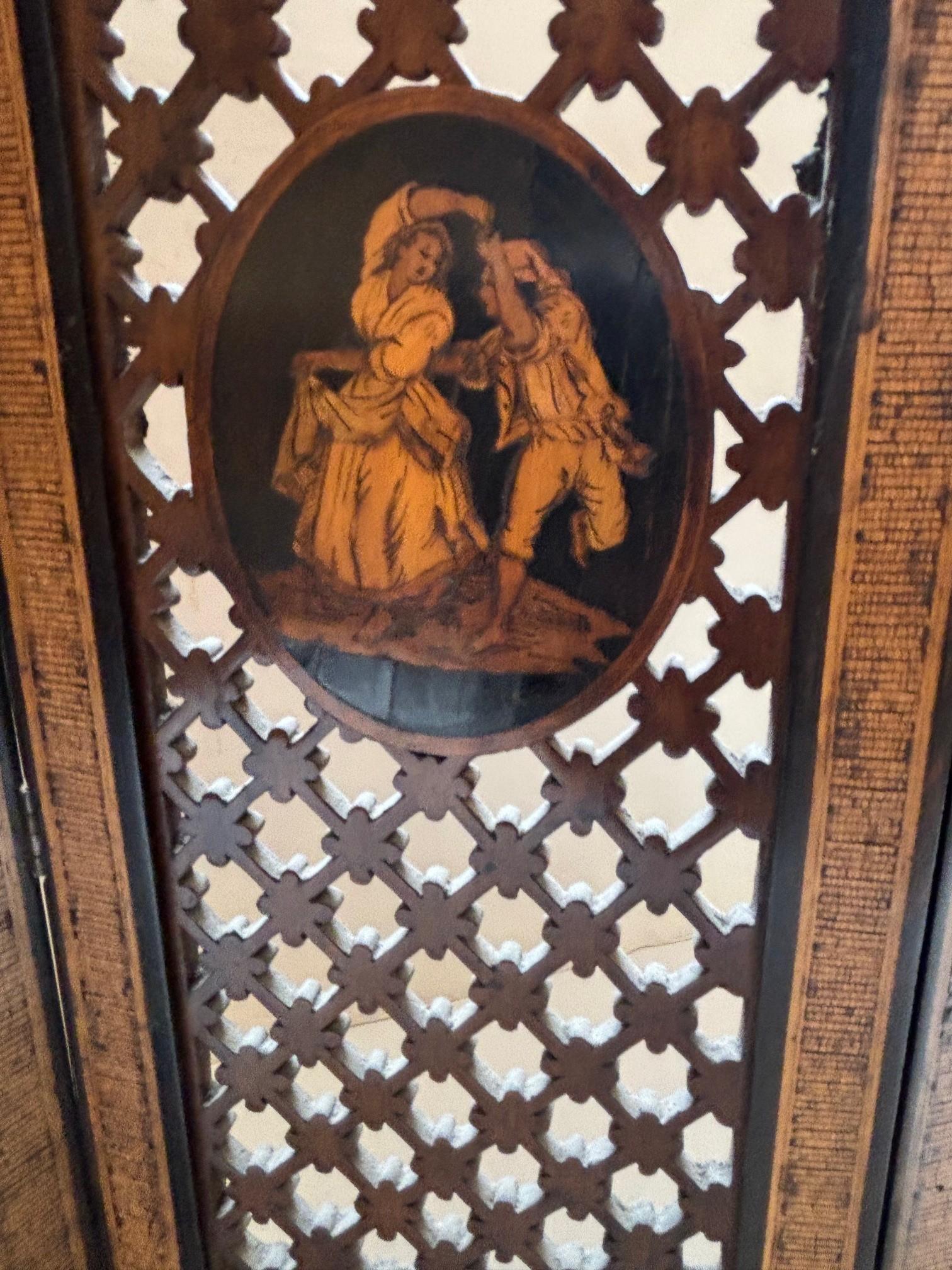 Paravento italiano a microintarsio dei primi del XIX secolo in vendita 10