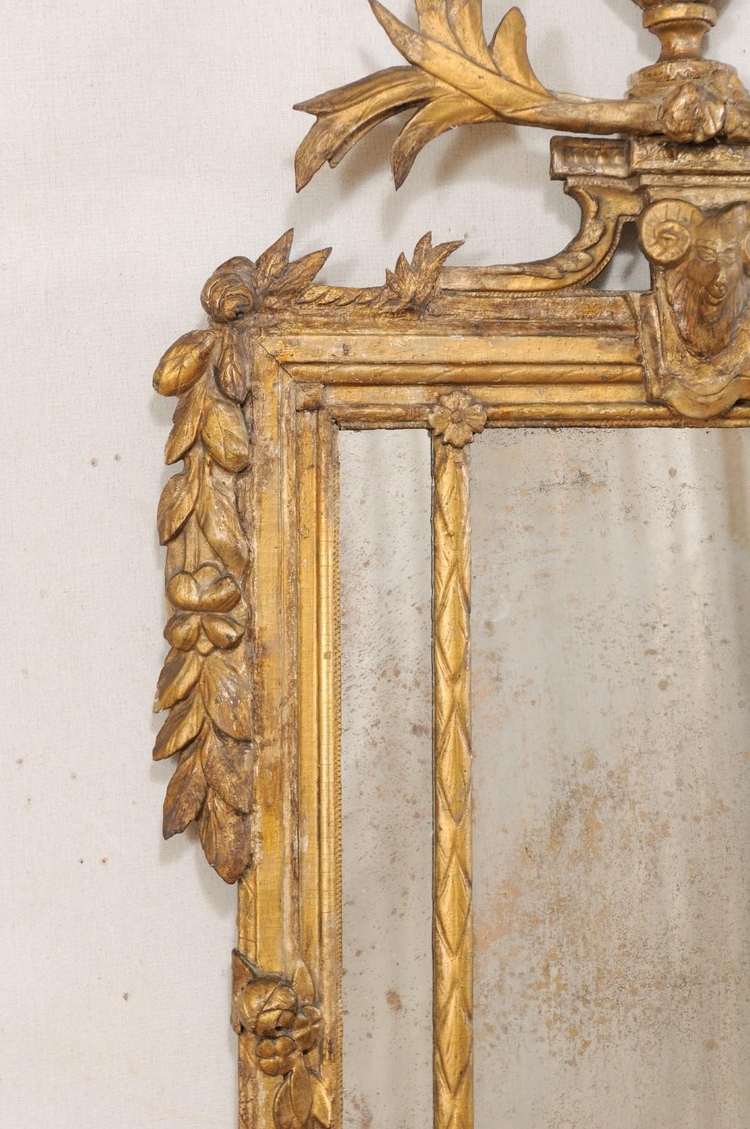 Early 19th Century Italian Neoclassical Gilt and Carved Wood Mirror In Good Condition In Atlanta, GA
