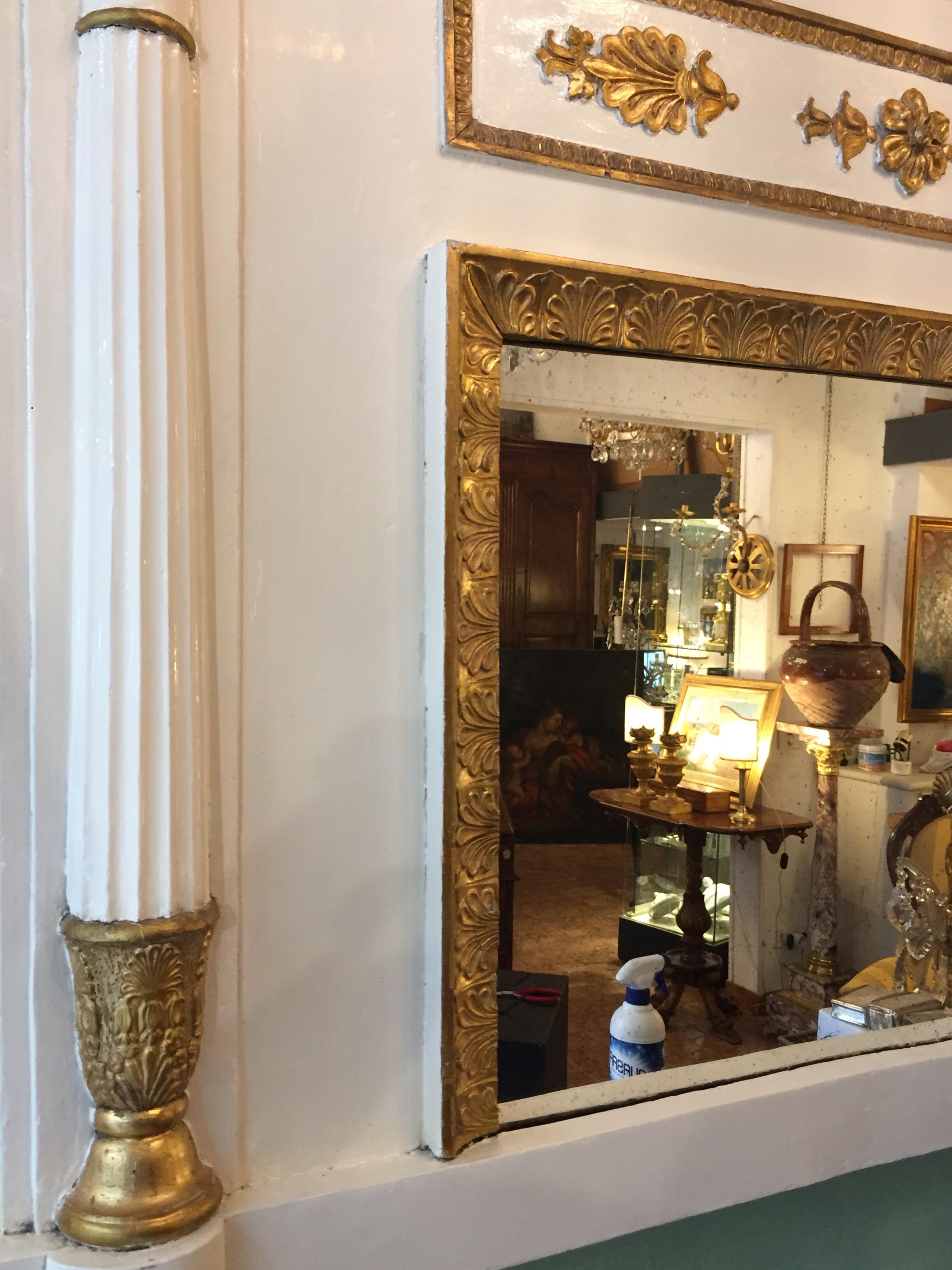 Early 19th Century Italian Neoclassical Mirror Ivory and Giltwood Overmantel  5