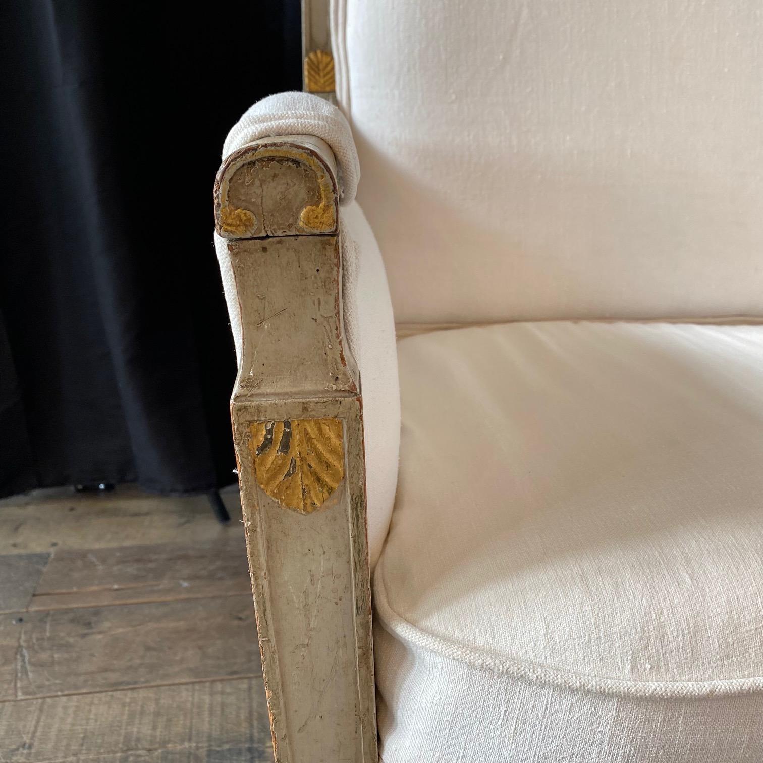 Italienisches neoklassizistisches bemaltes und teilweise vergoldetes Sofa oder Canape aus dem frühen 19. Jahrhundert im Zustand „Gut“ im Angebot in Hopewell, NJ