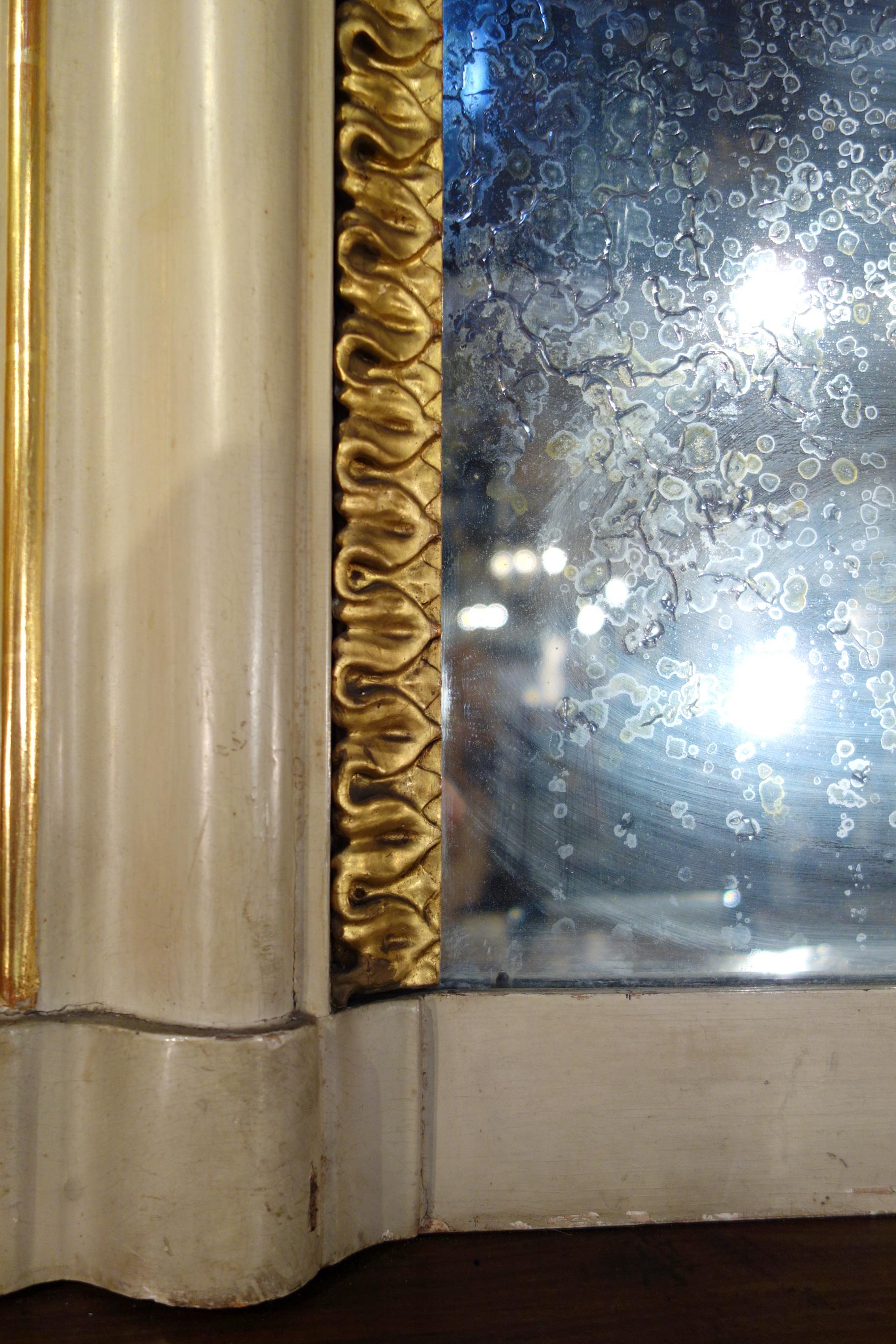 Frühes 19. Jahrhundert Italienischer Neoklassizistischer Stil Giltwood Trumeau Spiegel Ca 1820 im Angebot 2