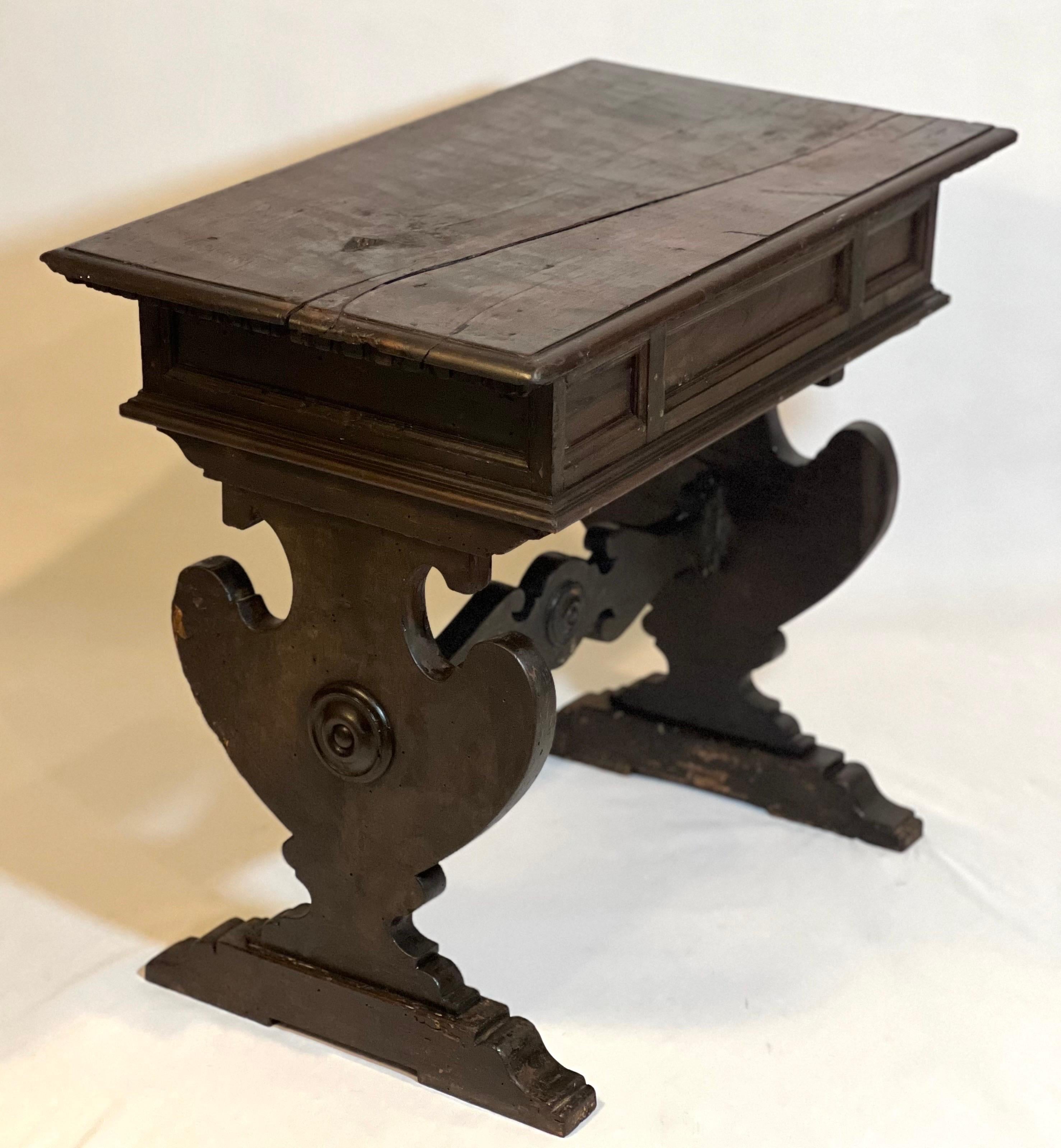 Early 19th Century Italian Renaissance Carved Oak Trestle Base Table with Patina For Sale 2