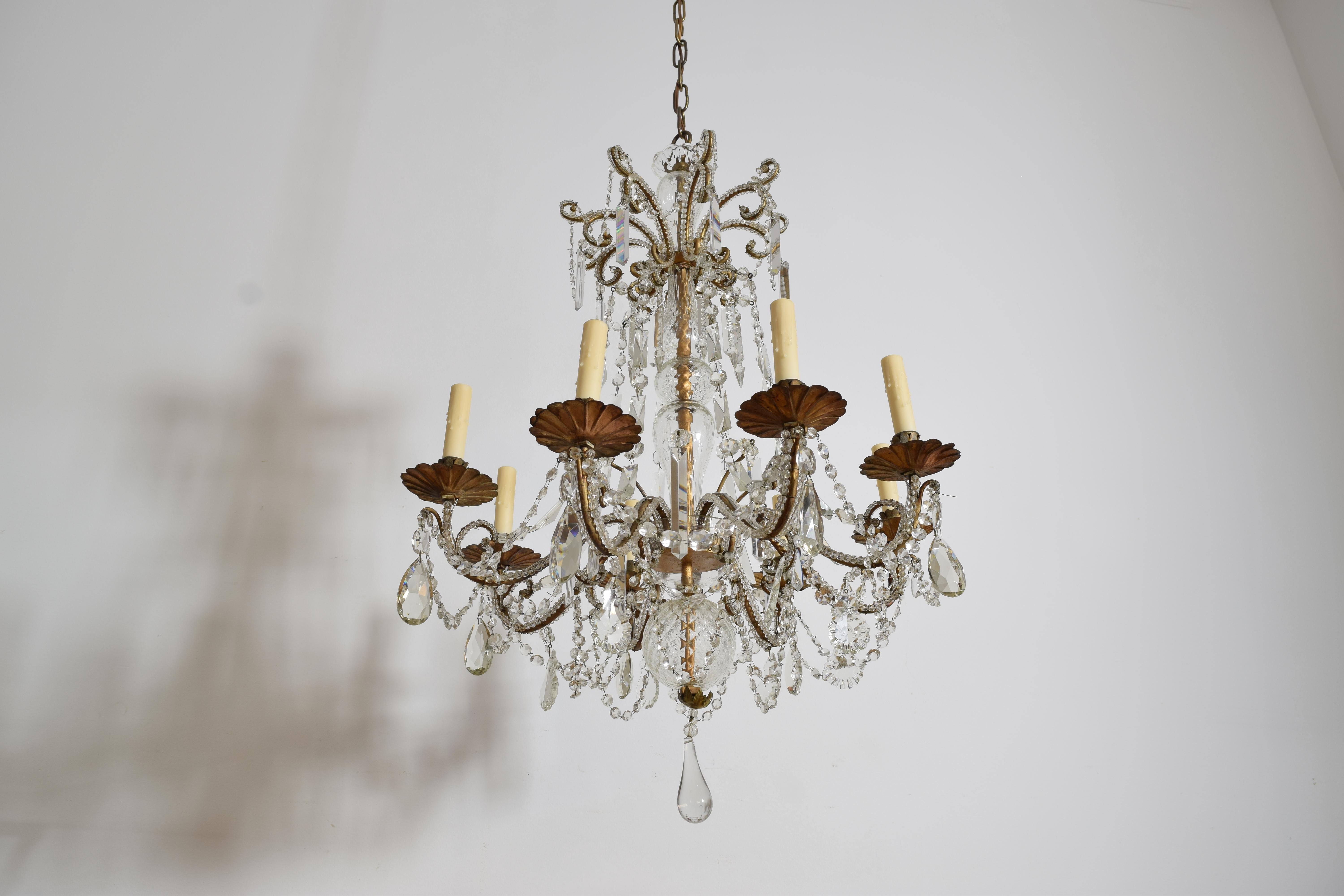 Lustre à 8 lumières de style rococo italien du début du 19e siècle en vente 4