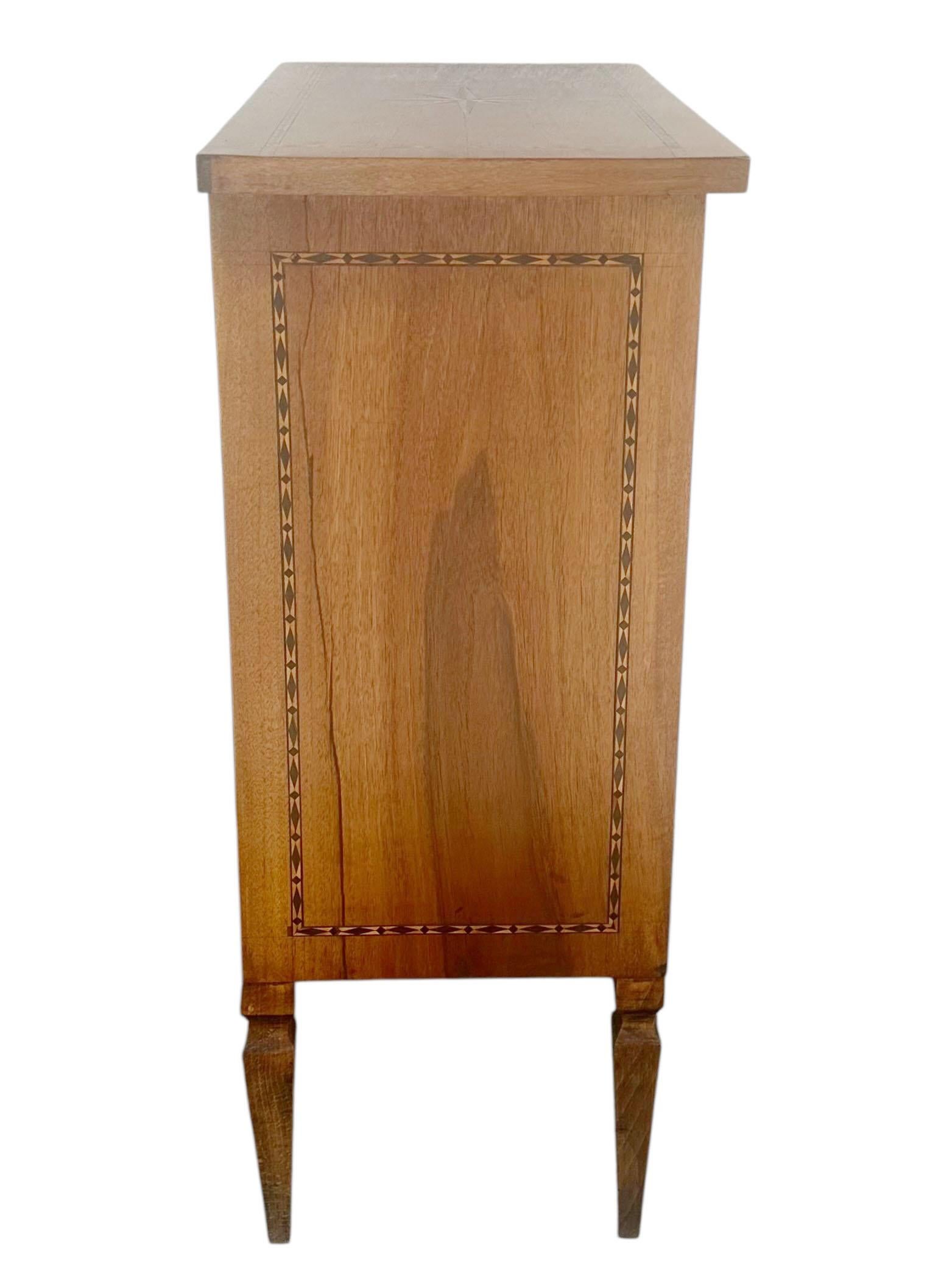 Early 19th Century Italian Three Drawer Chest with Starburst Inlay For Sale 1
