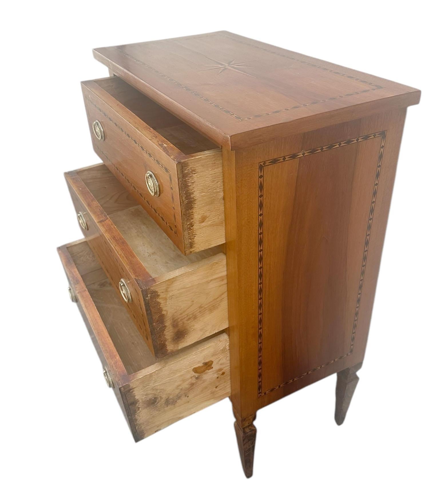 Early 19th Century Italian Three Drawer Chest with Starburst Inlay For Sale 3