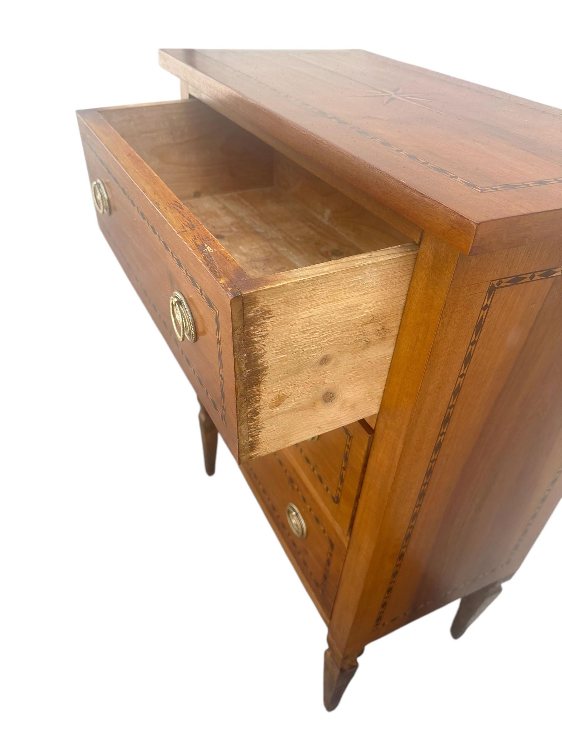 Early 19th Century Italian Three Drawer Chest with Starburst Inlay For Sale 4