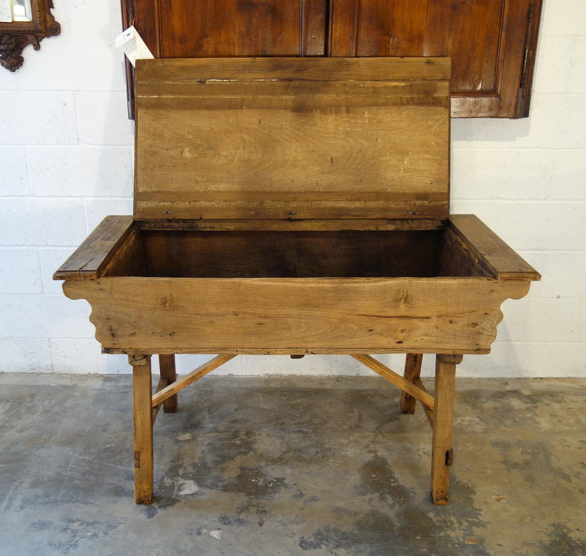 Early 19th Century Tuscan Farmhouse Kitchen Madia Bread Table, circa 1820 2