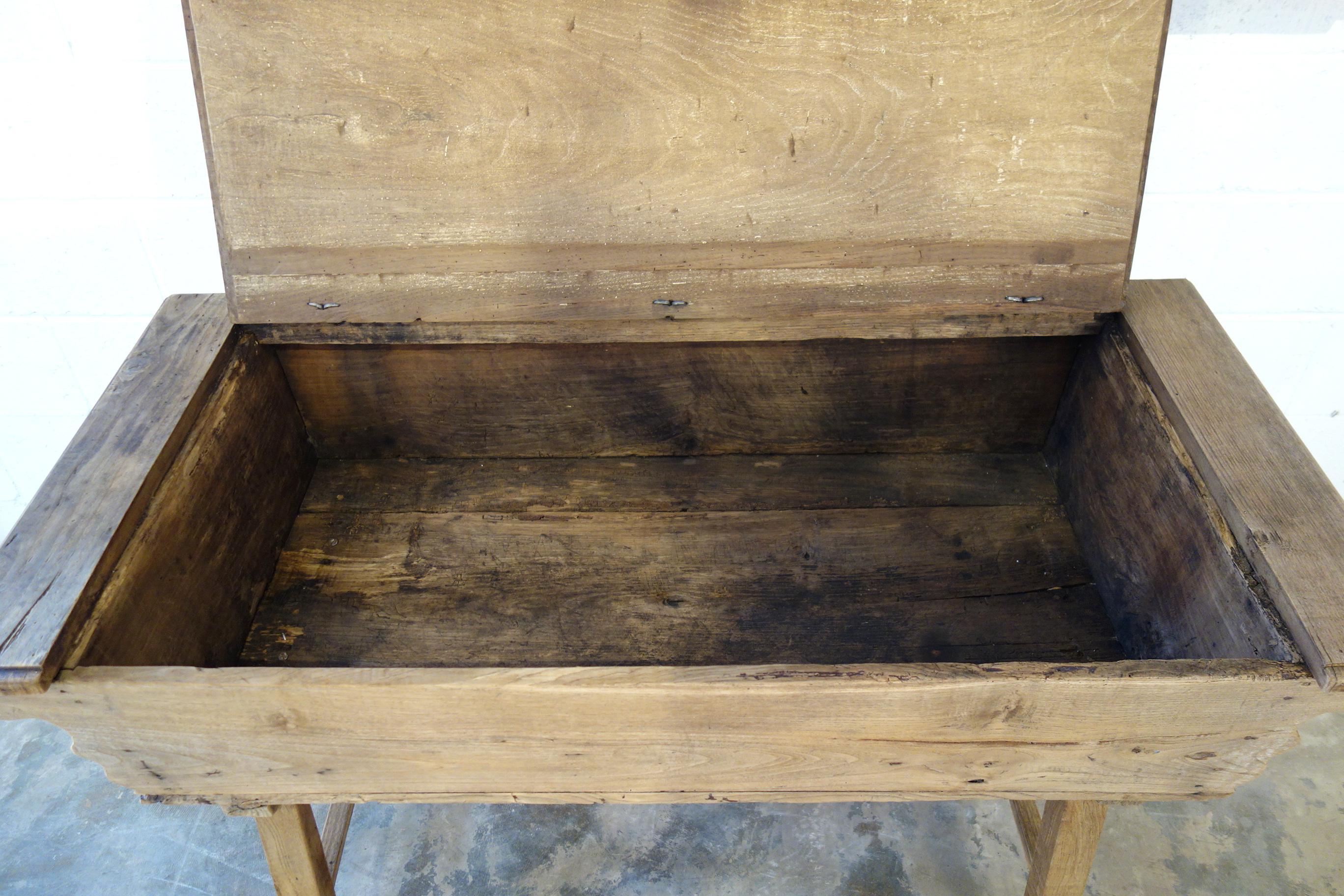 Early 19th Century Tuscan Farmhouse Kitchen Madia Bread Table, circa 1820 3