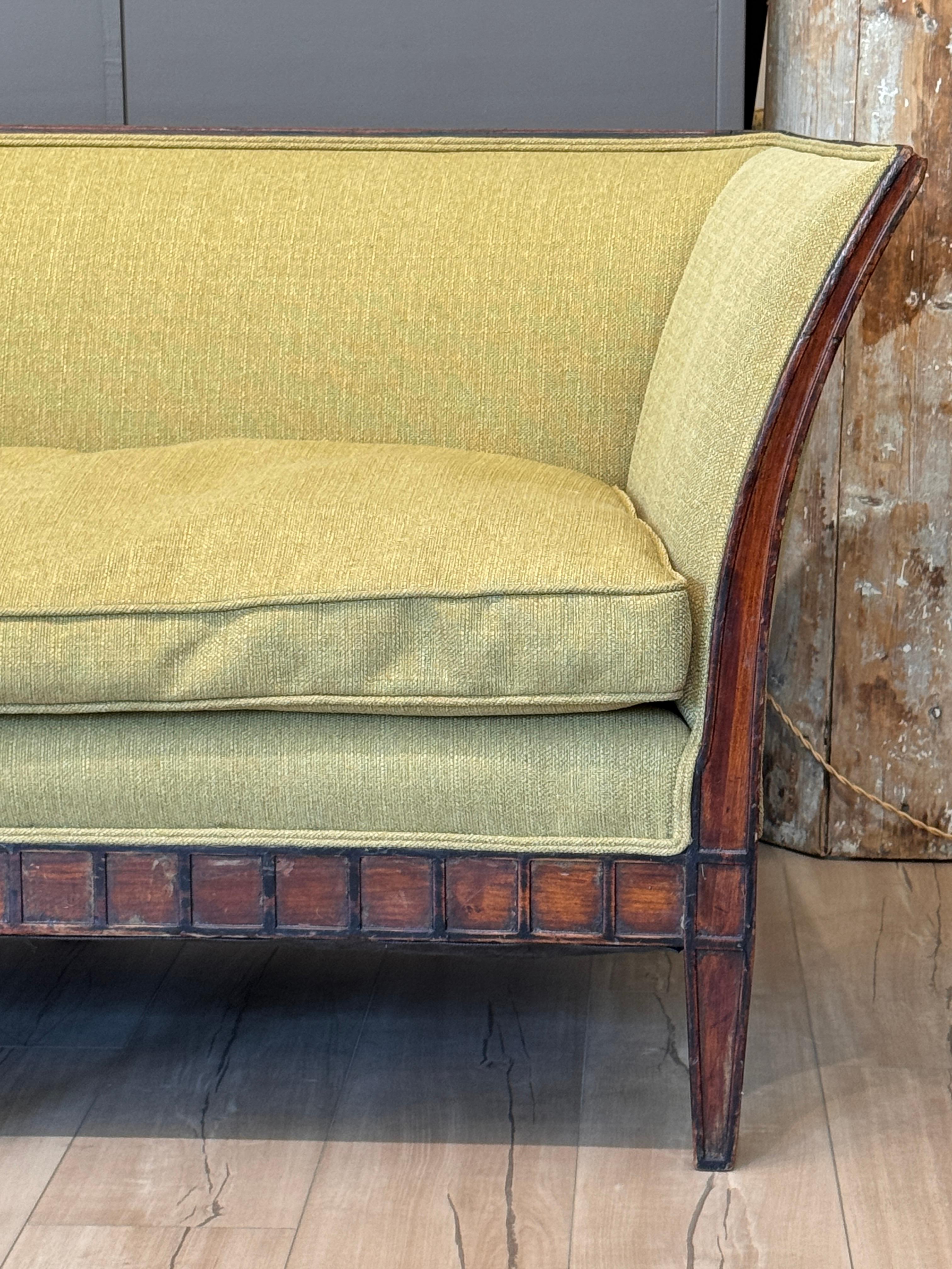 Early 19th Century Italian Upholstered Sofa With Carved Walnut Frame For Sale 4
