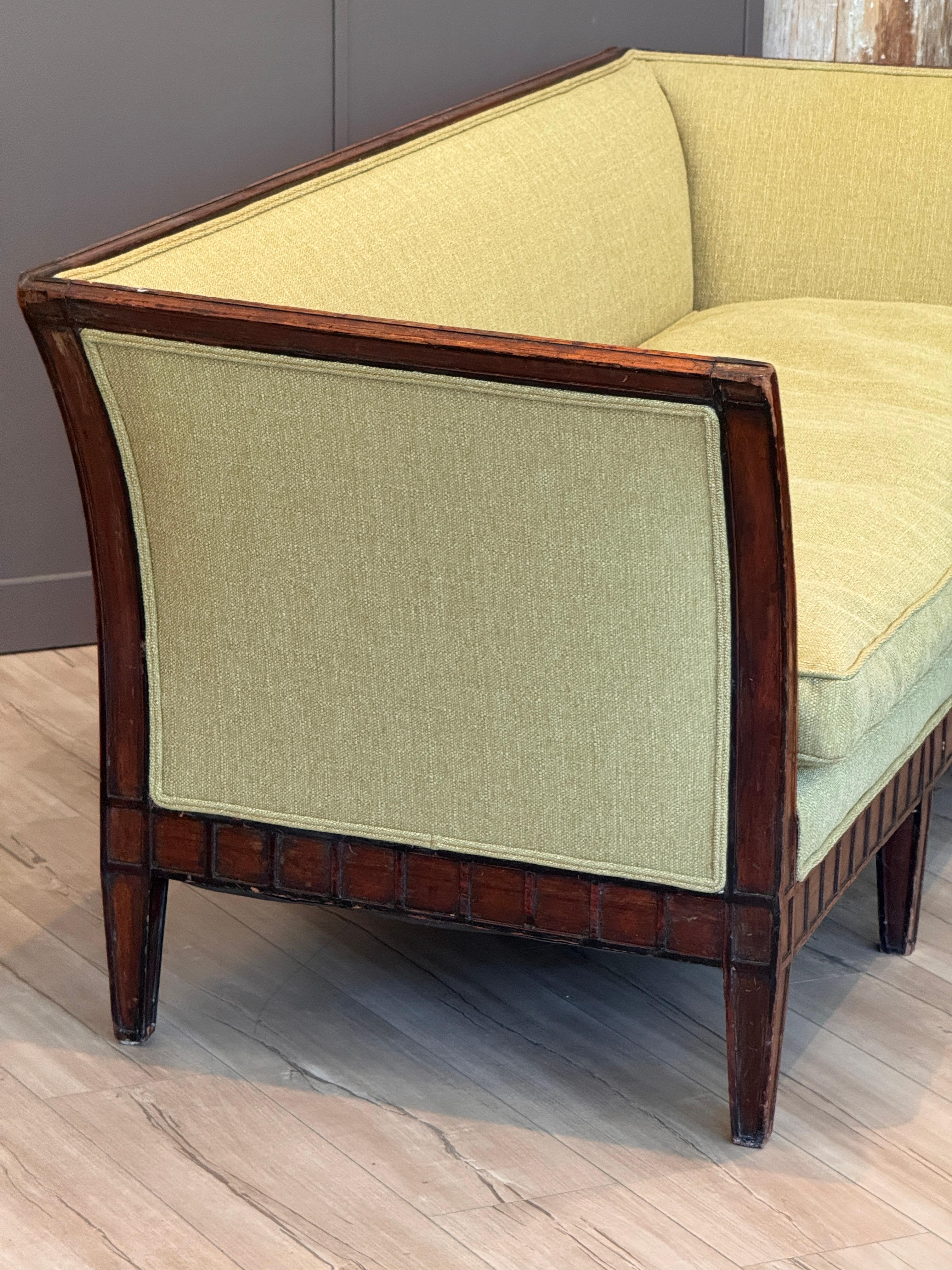 Early 19th Century Italian Upholstered Sofa With Carved Walnut Frame For Sale 1