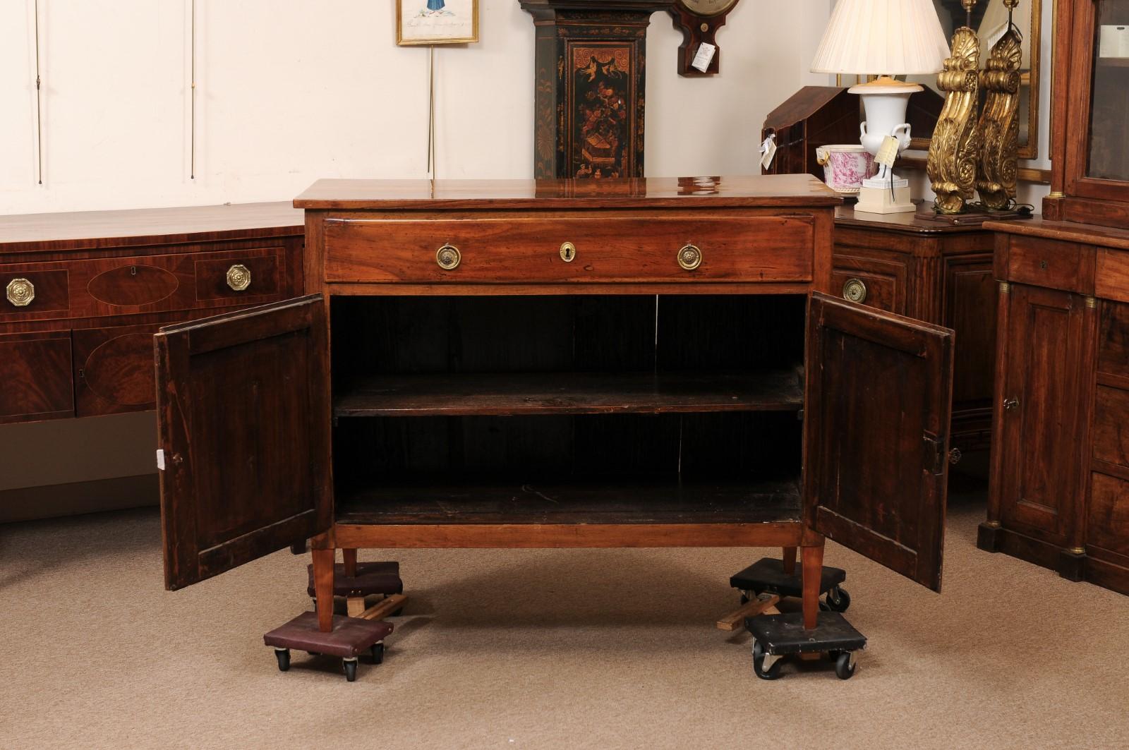 Early 19th Century Italian Walnut Buffet with Drawer & 2 Cabinet Doors with Gilt For Sale 10