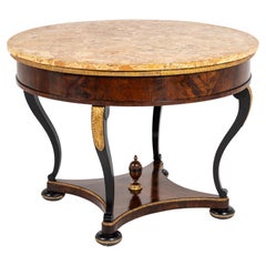 Mesa de centro italiana de nogal de principios del siglo XIX con tablero de Scagliola