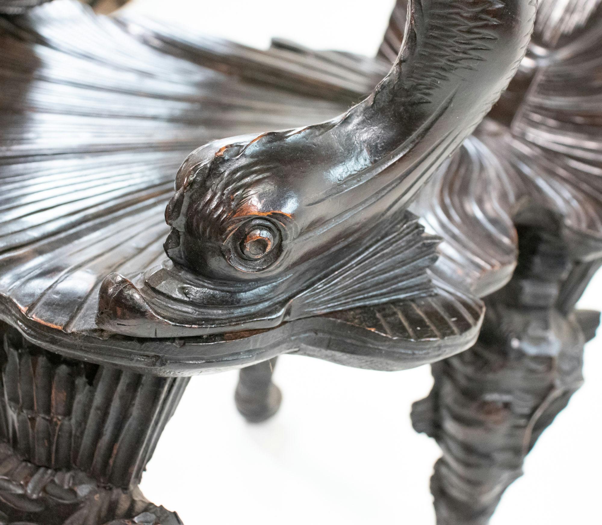 Early 19th Century Italian Walnut Grotto Chair For Sale 5