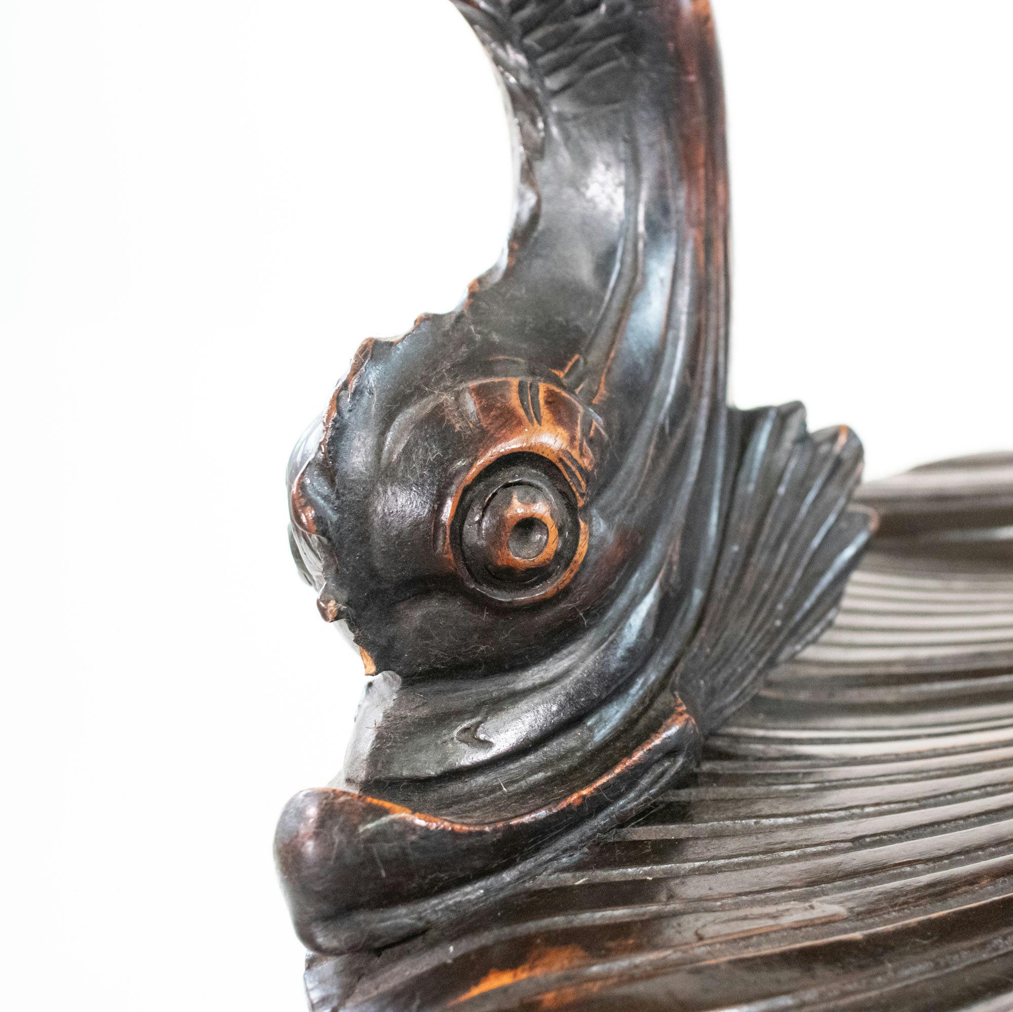 Early 19th Century Italian Walnut Grotto Chair For Sale 8