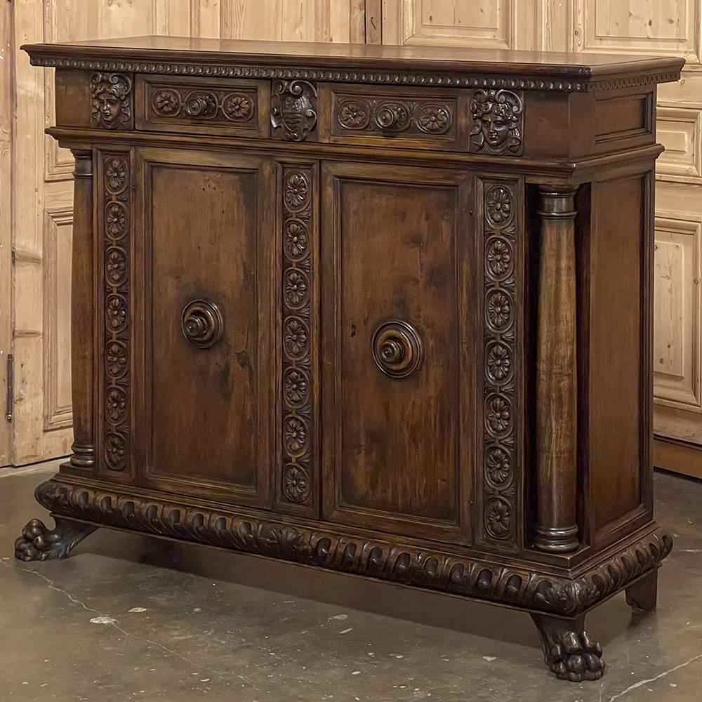 Early 19th Century Italian Walnut Renaissance Revival Buffet In Good Condition For Sale In Dallas, TX