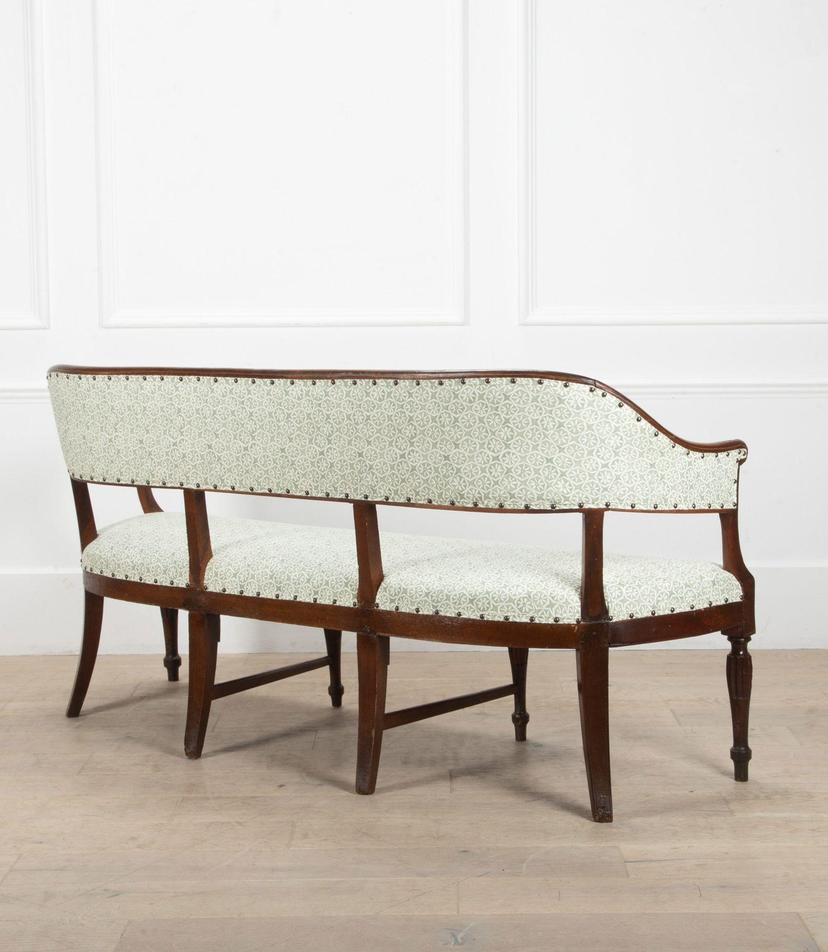 Early 19th Century Italian Walnut Sofa (Italienisch) im Angebot