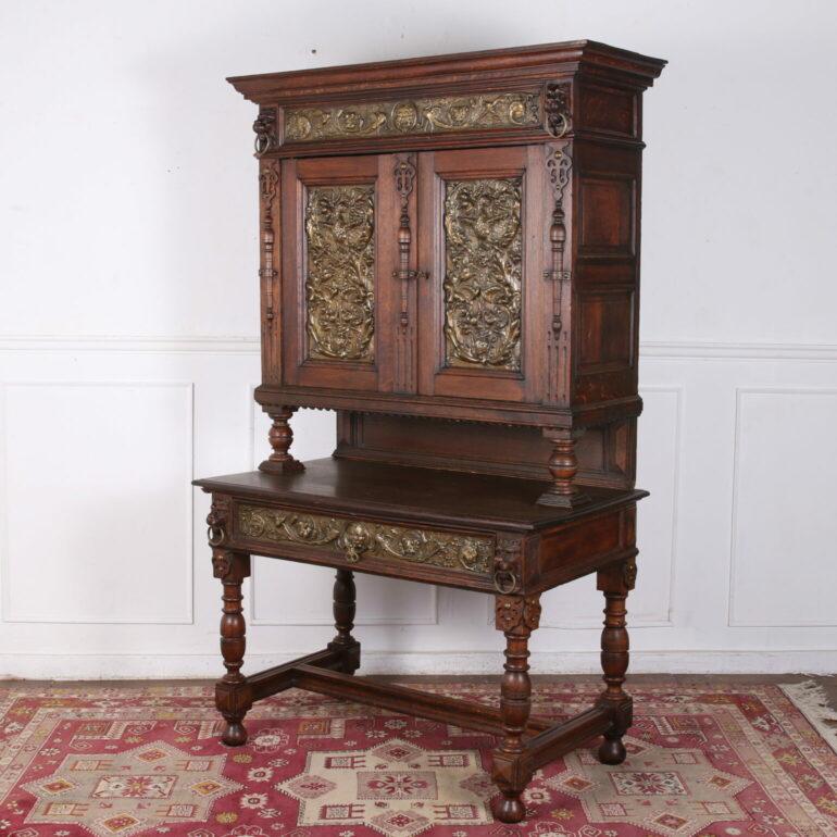 Early 19th Century Jacobean Style Desk & Hutch C-LK In Good Condition For Sale In Vancouver, British Columbia