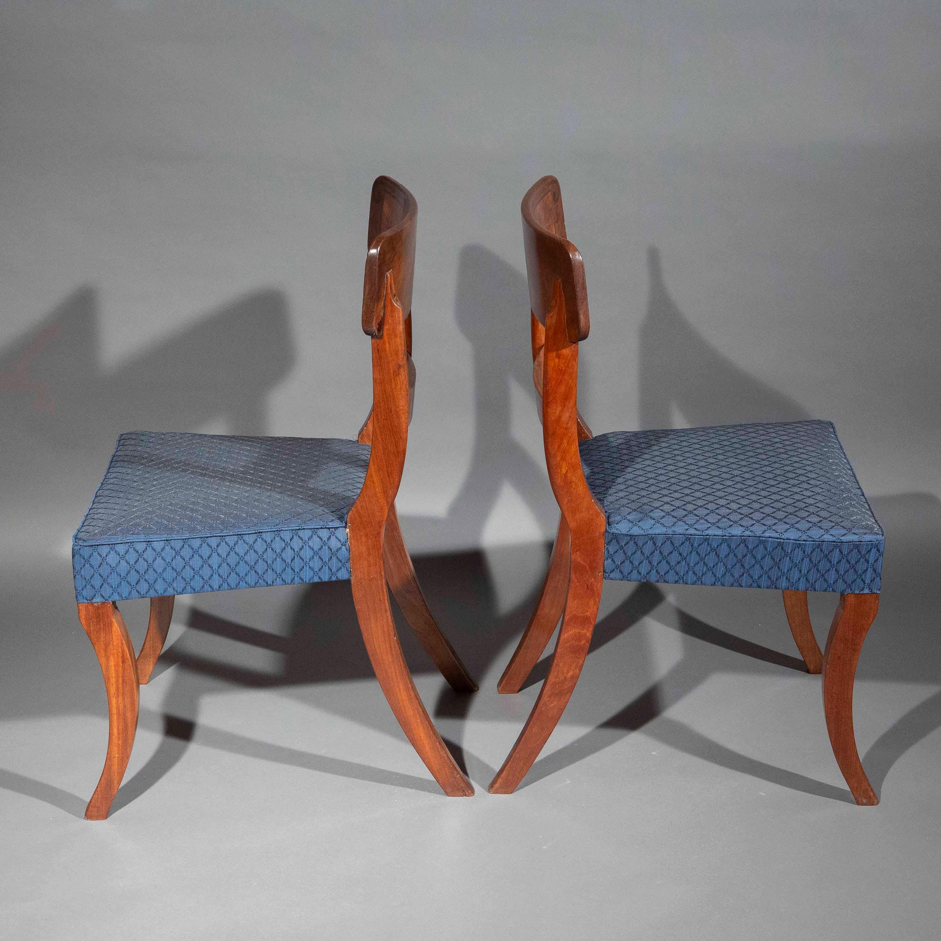 Sillas Klismos de principios del siglo XIX en venta 8