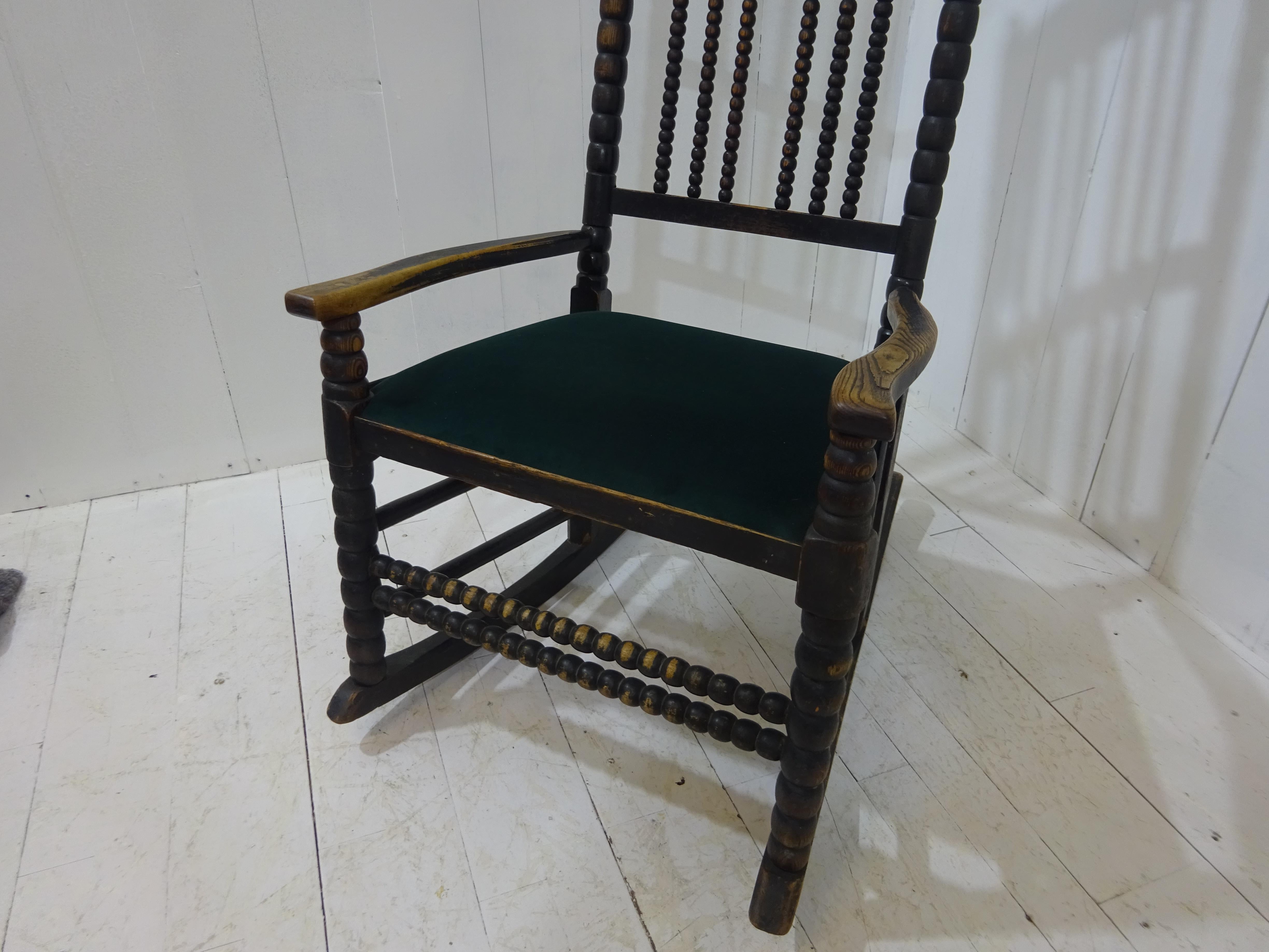 Early 19th Century Lancashire Bobbin Rocking Chair For Sale 4