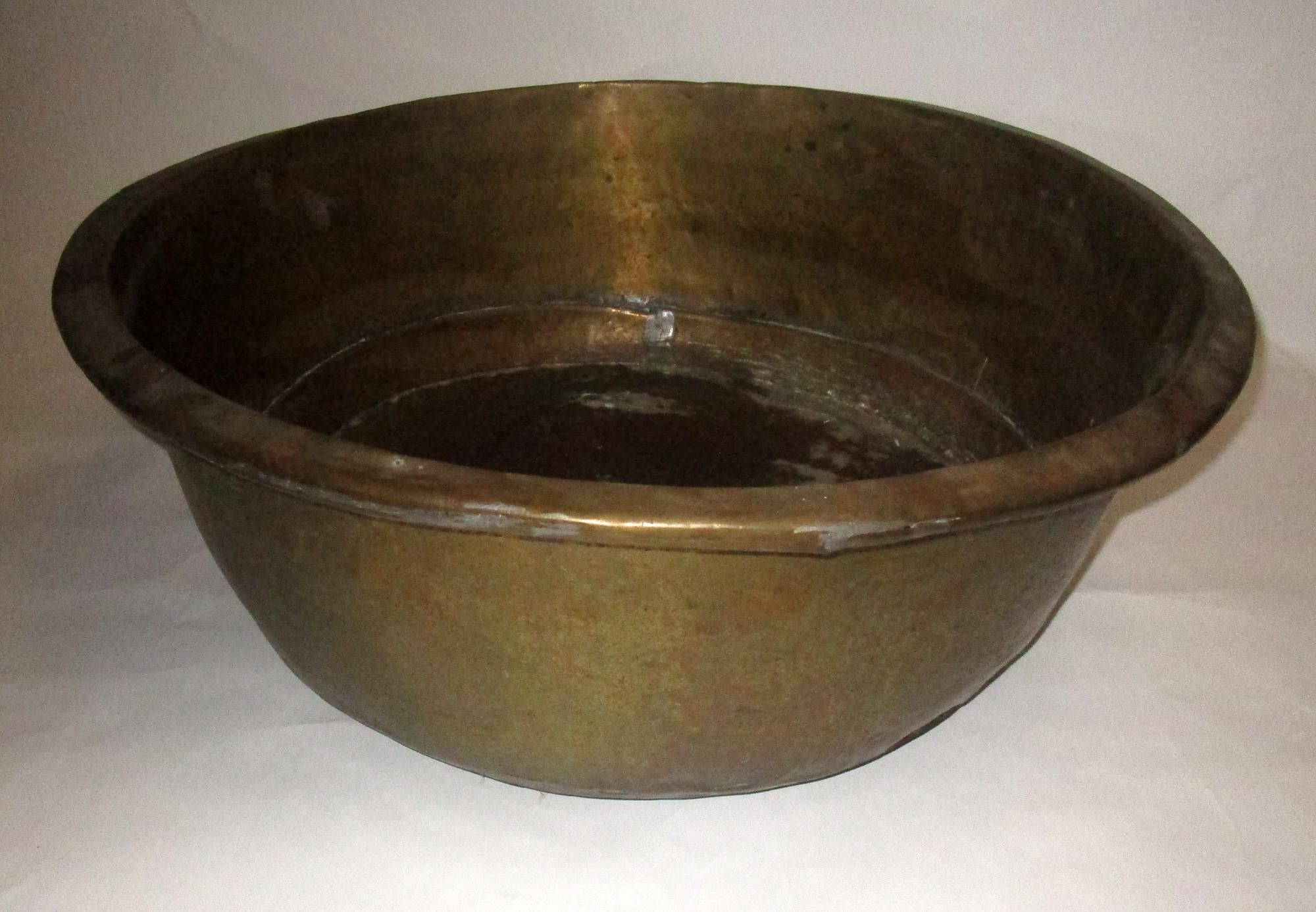 Early 19th Century Large Dutch Patinated Hammered Brass Wood Holder or Planter 3
