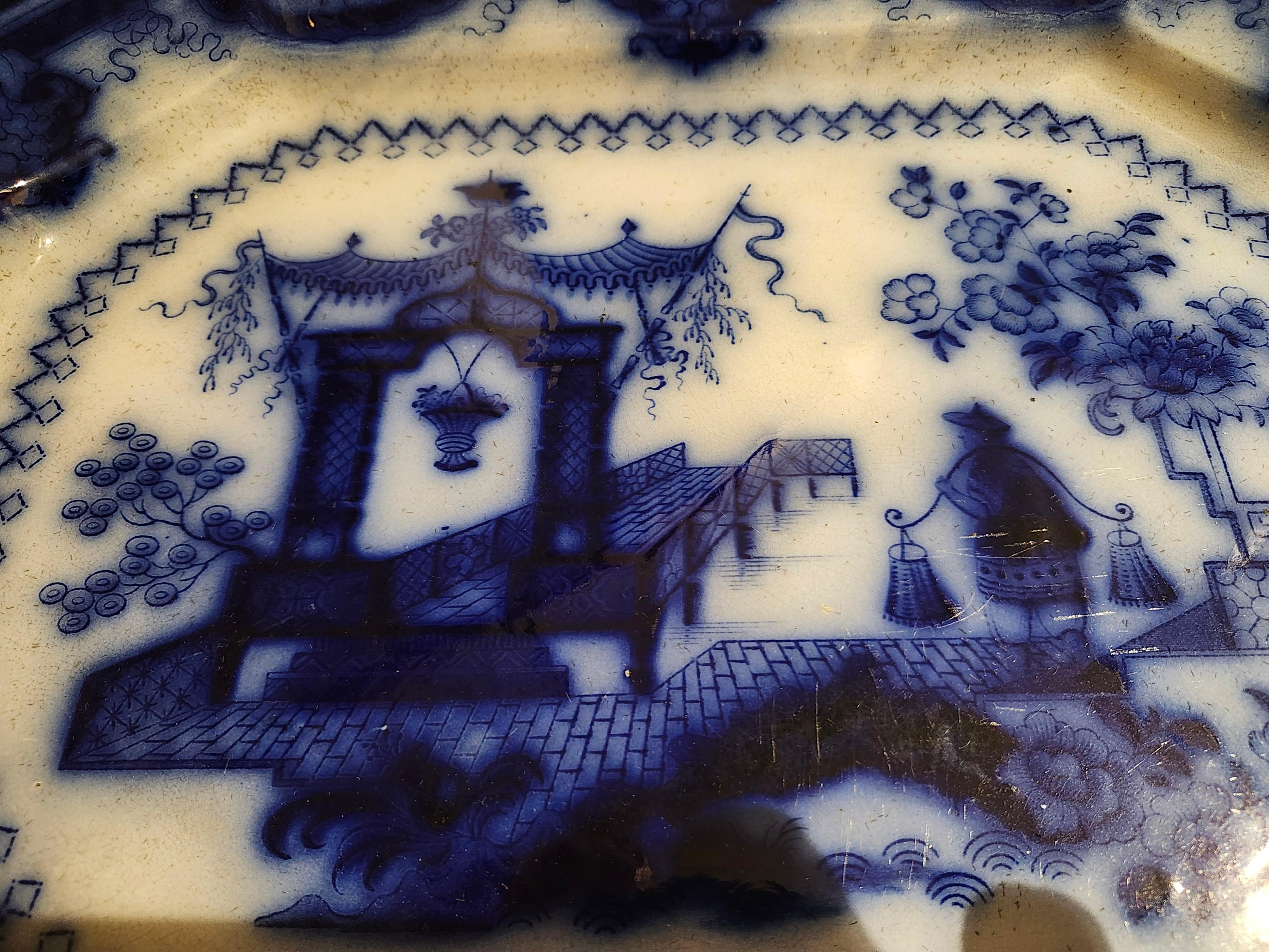 Große englische flow-blaue Eisensteinplatte aus dem frühen 19. Jahrhundert im Angebot 2