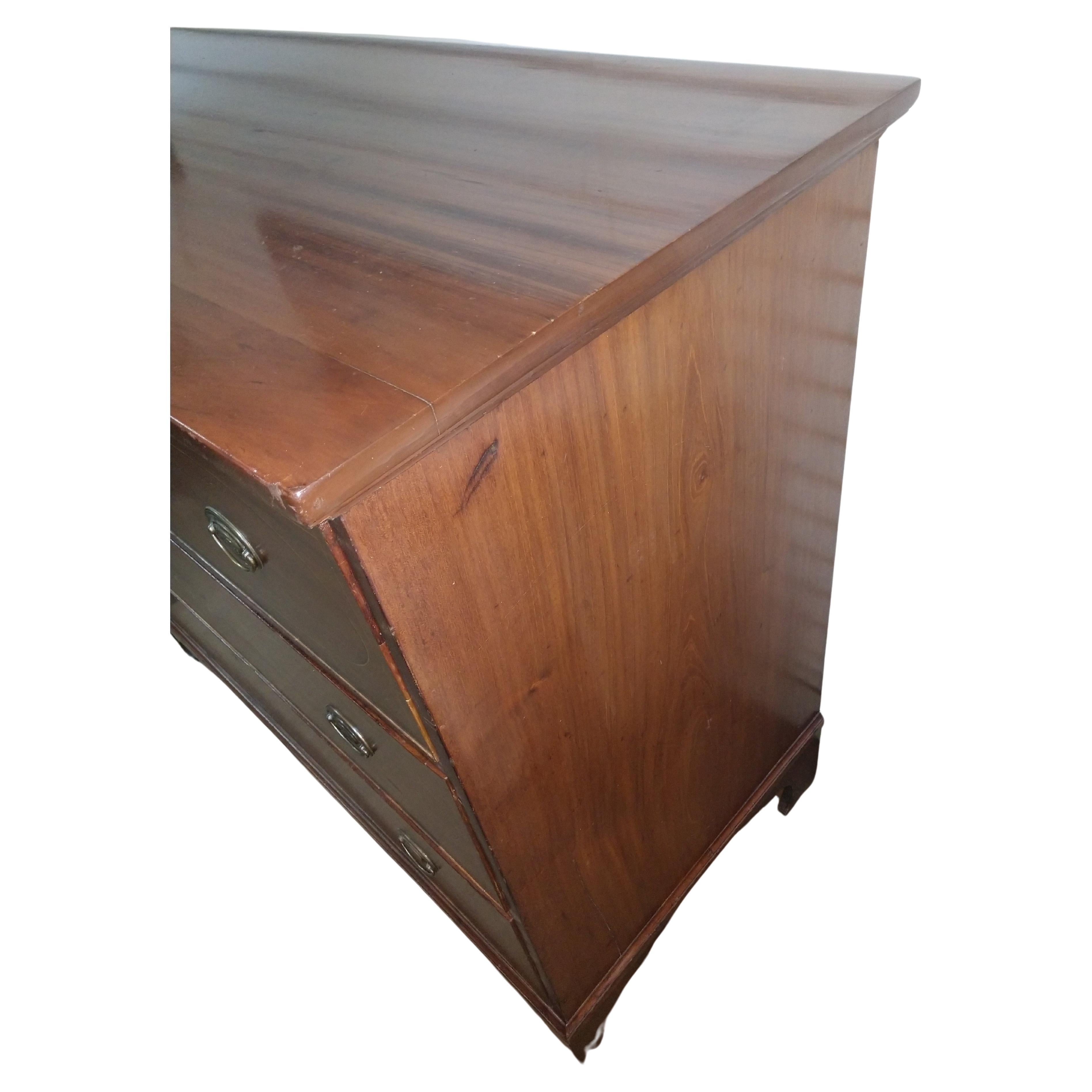 Cajonera grande de tres cajones Hepplewhite con incrustaciones de principios del siglo XIX Sheraton en venta