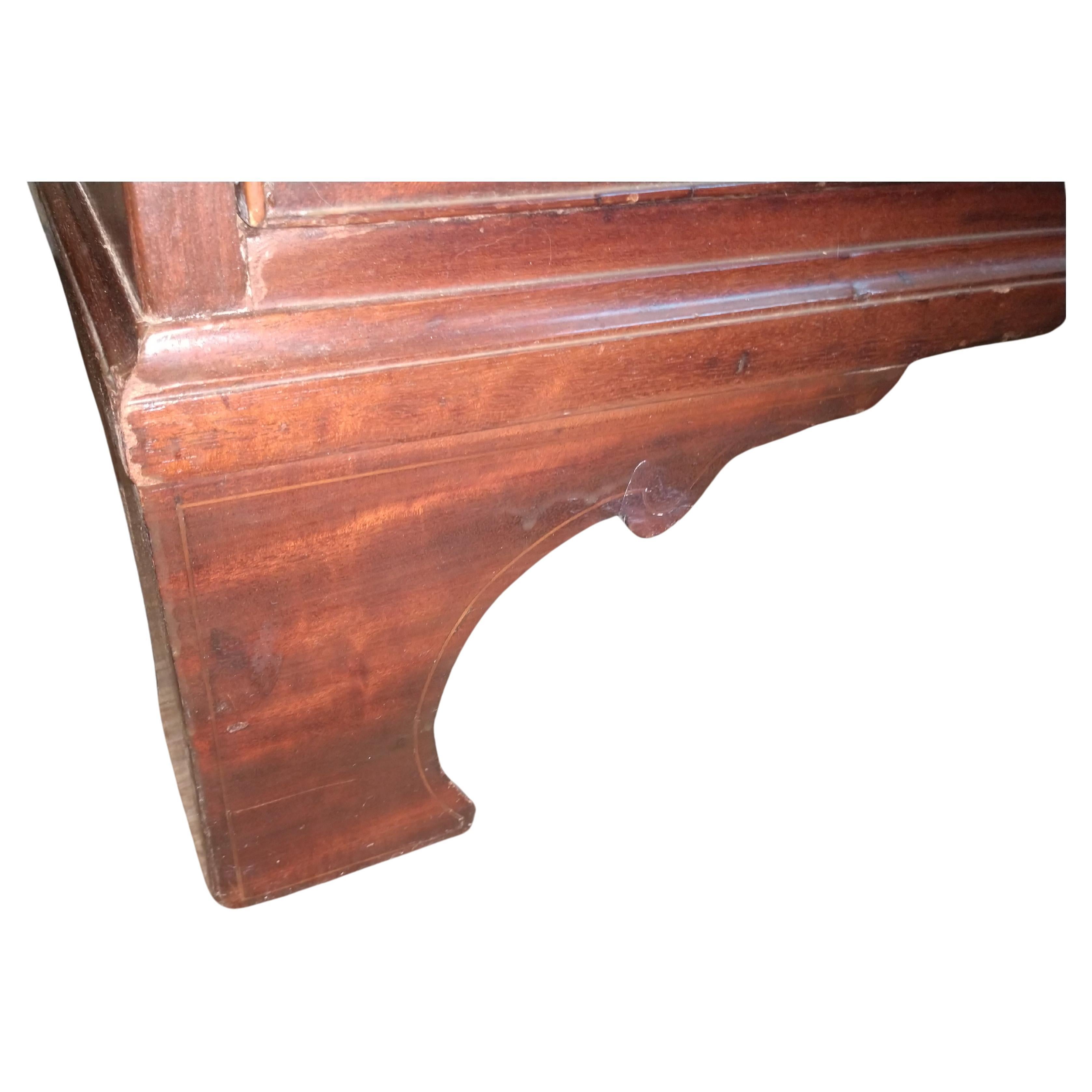 Cajonera grande de tres cajones Hepplewhite con incrustaciones de principios del siglo XIX Estadounidense en venta