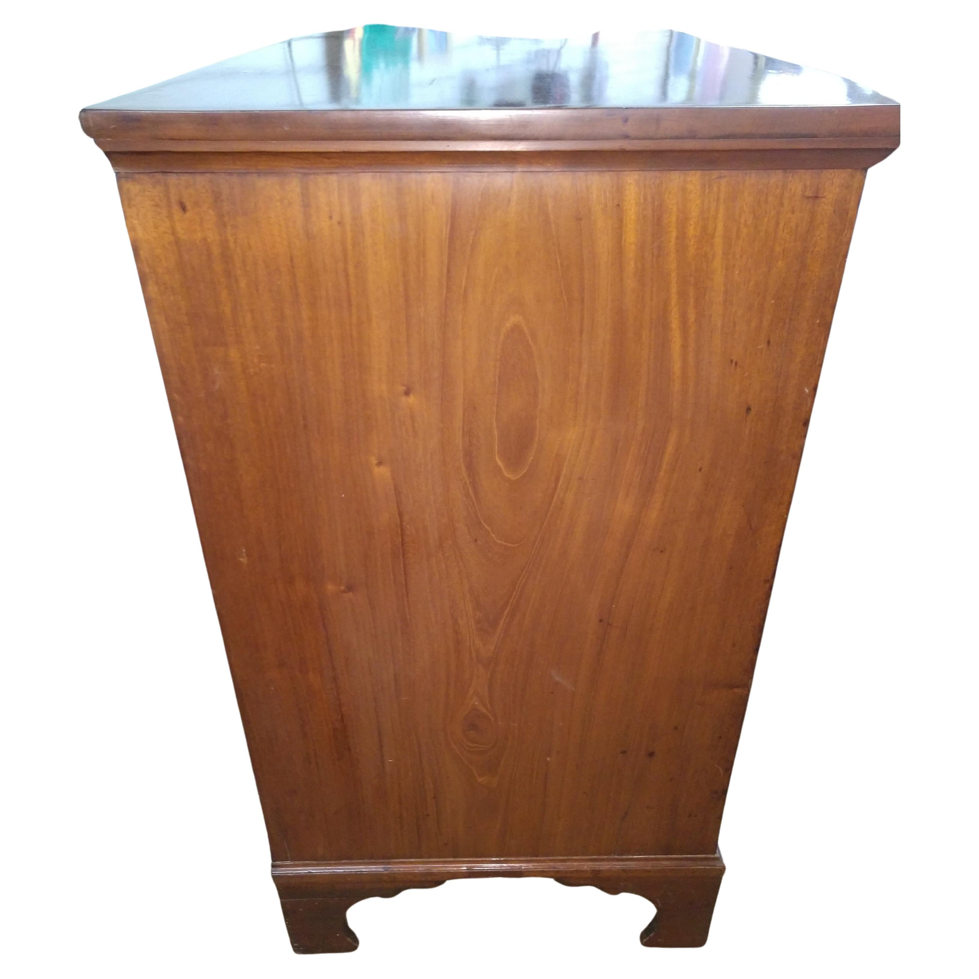 Cajonera grande de tres cajones Hepplewhite con incrustaciones de principios del siglo XIX Hecho a mano en venta