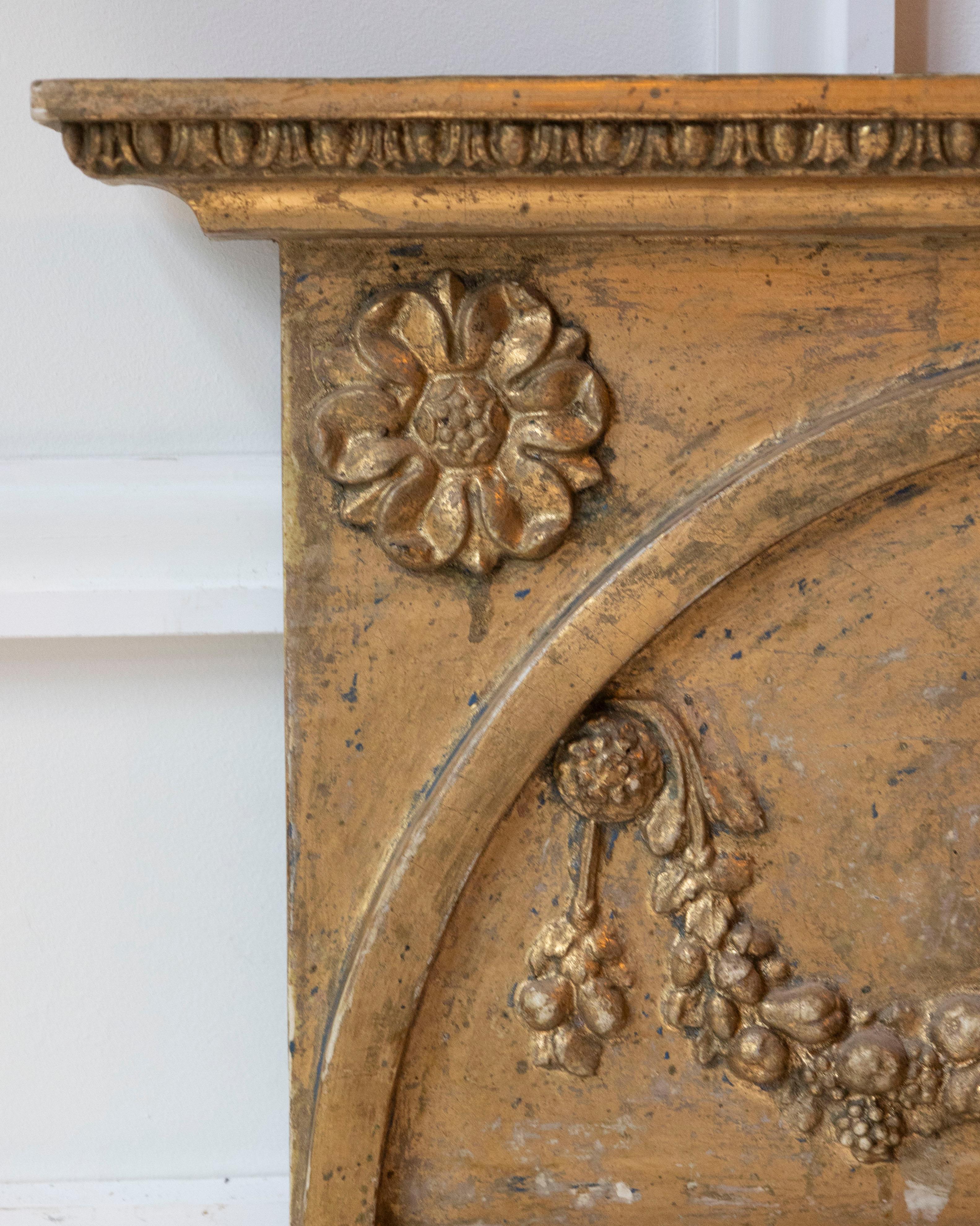 Début du XIXe siècle Miroir en bois doré de la fin de la période gustavienne, Stockholm en vente 4