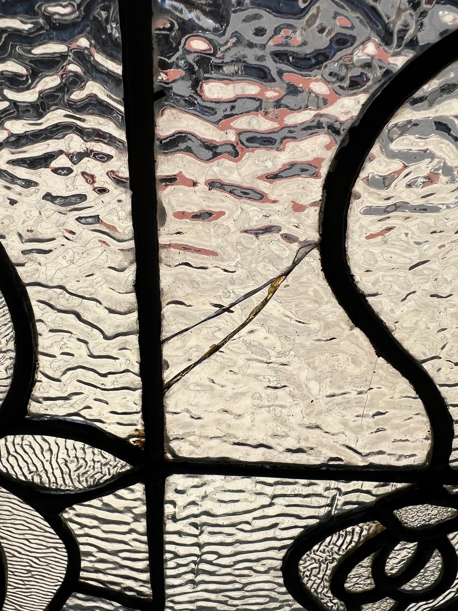 Fenêtre en verre texturé au plomb du début du 19e siècle dans son cadre en Wood Wood d'origine. en vente 11