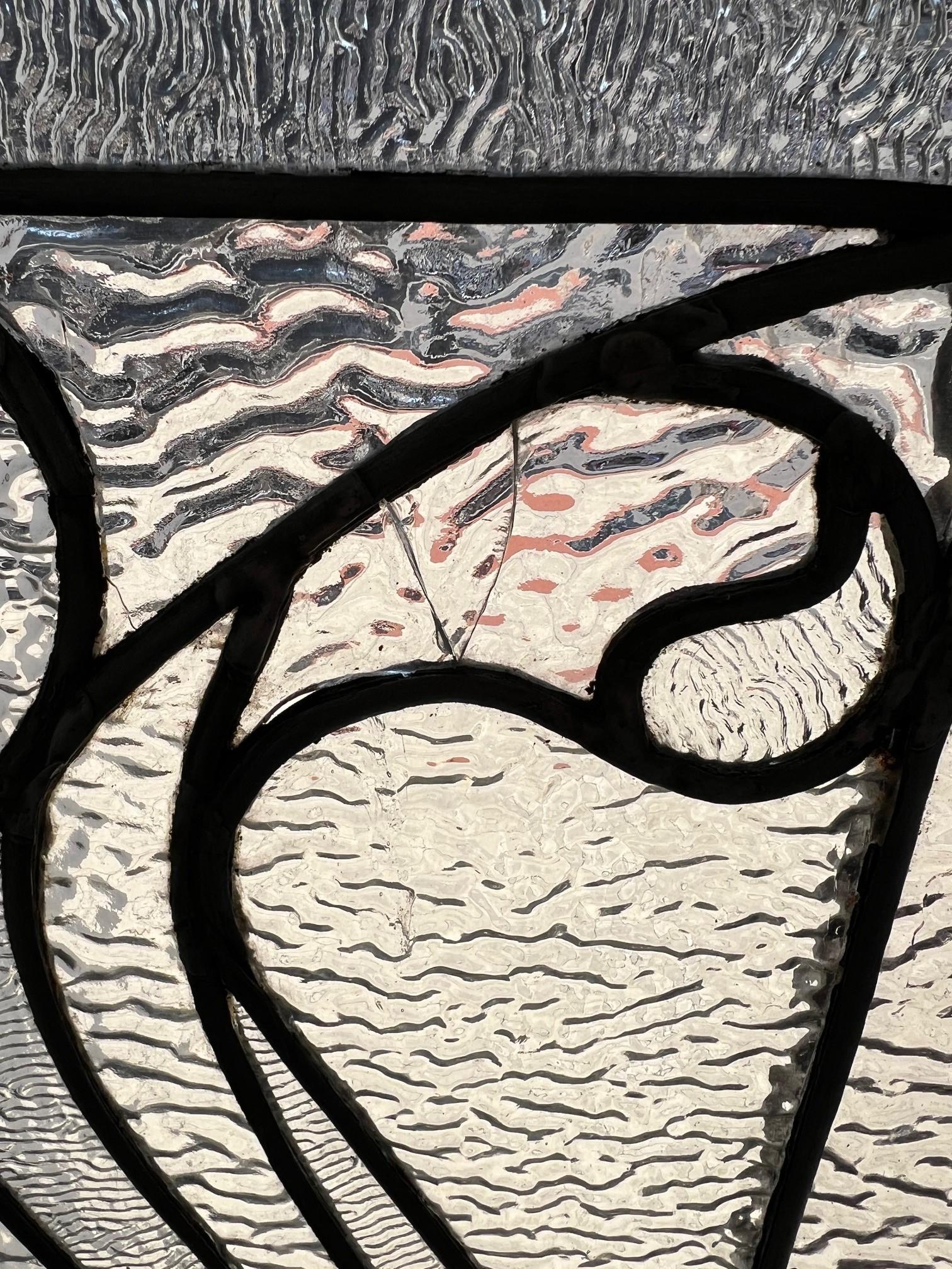 Fenêtre en verre texturé au plomb du début du 19e siècle dans son cadre en Wood Wood d'origine. en vente 12