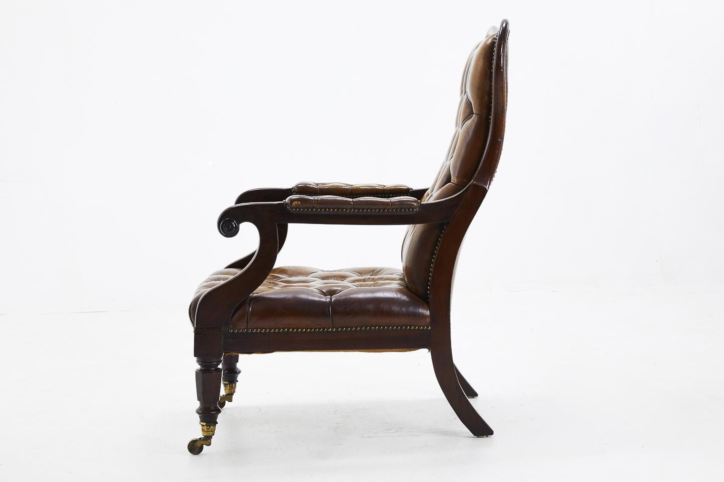 English Early 19th Century Leather Chair For Sale